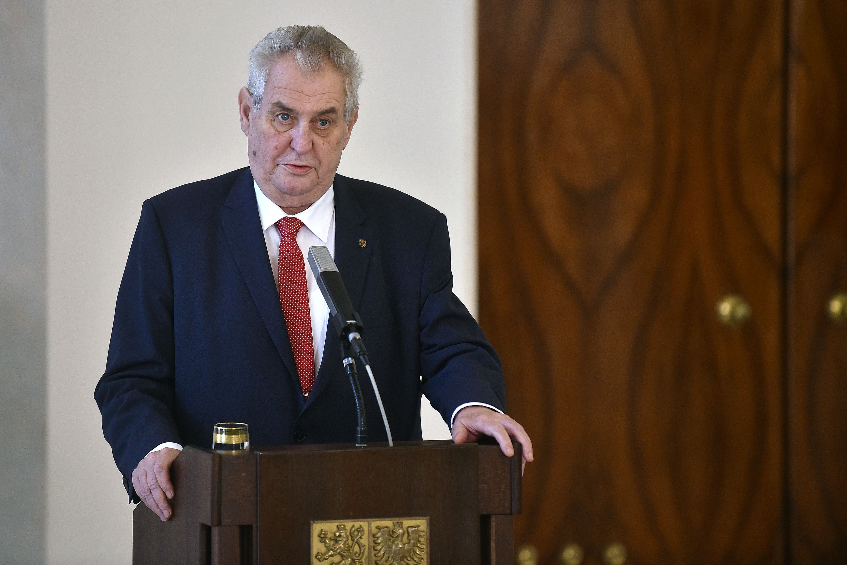 Miloš Zeman oznamuje kandidaturu - GALERIE: Oznámení kandidatury Miloše Zemana (6/7)