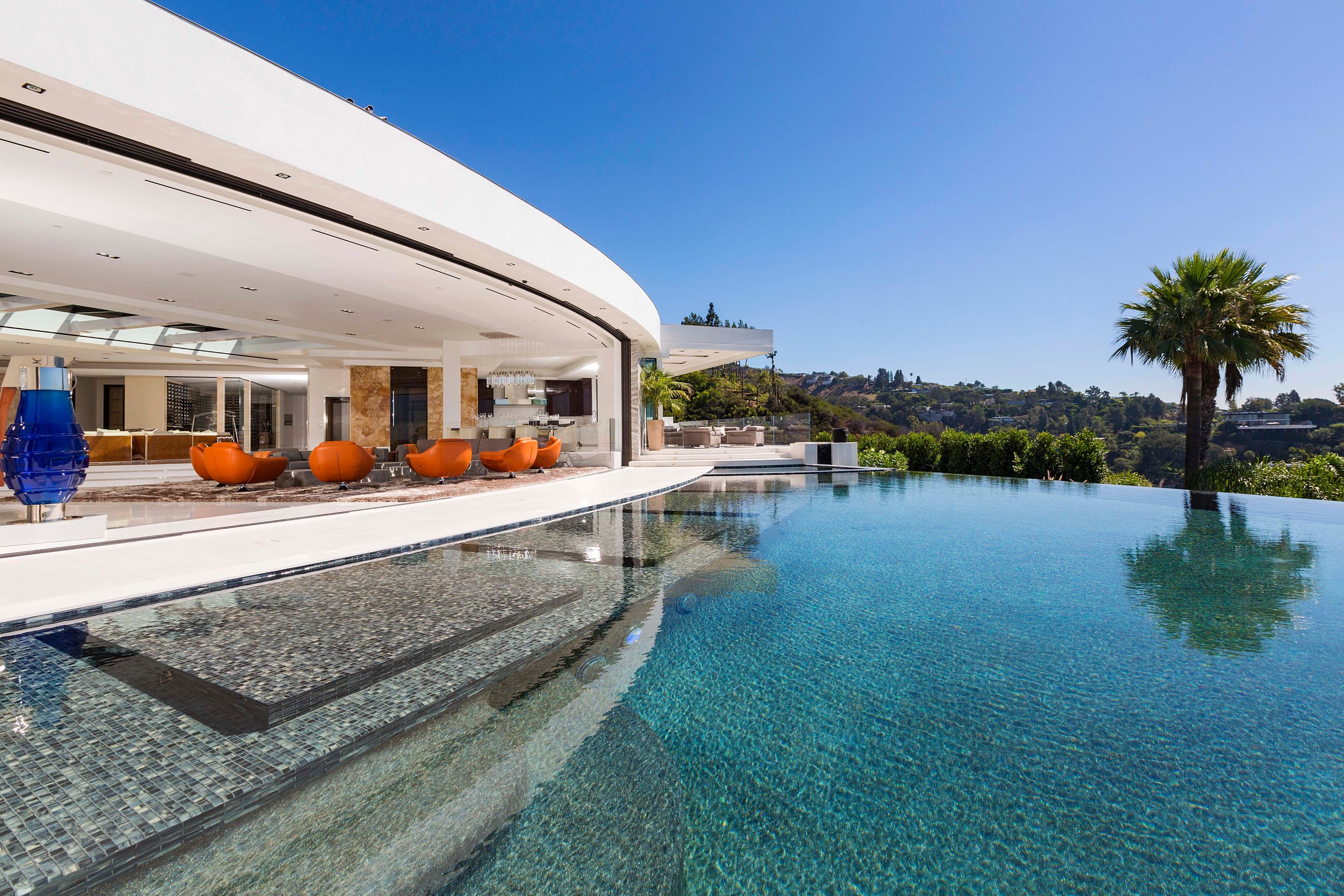 Tohle je nejdražší dům v Beverly Hills - 4 - Galerie: Tohle je nejdražší dům v Beverly Hills (4/14)