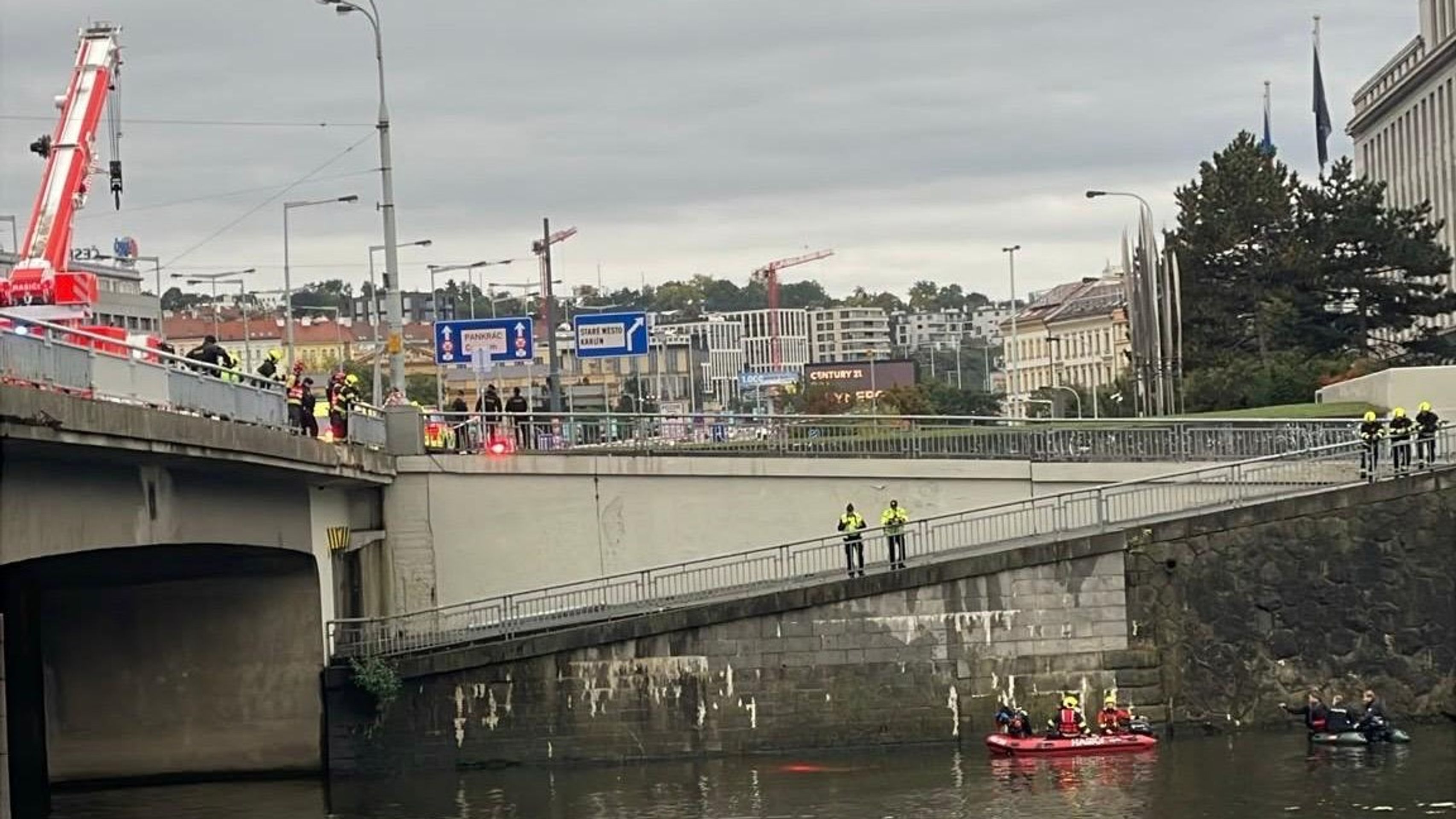 Vytahování policejního auta Praha - Vytahování policejního auta Praha (6/9)