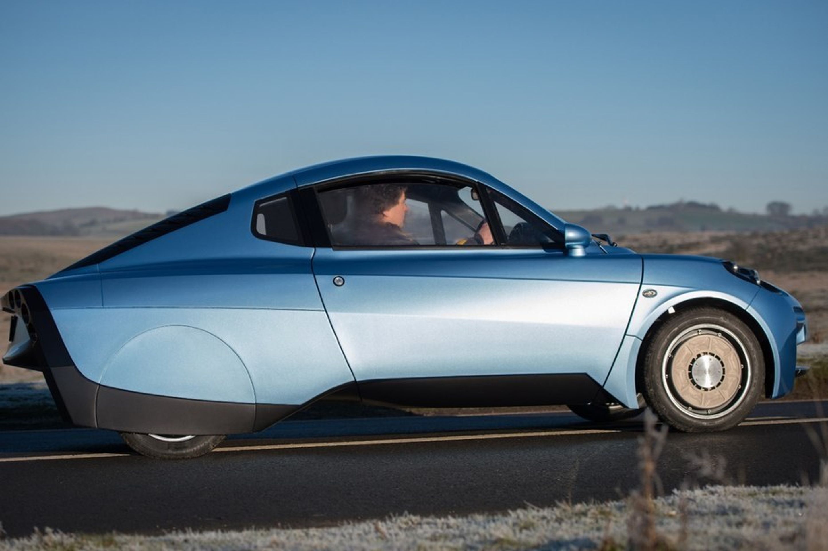 Nový automobil, který jezdí na vodík - 4 - GALERIE: Nový automobil, který jezdí na vodík (4/10)