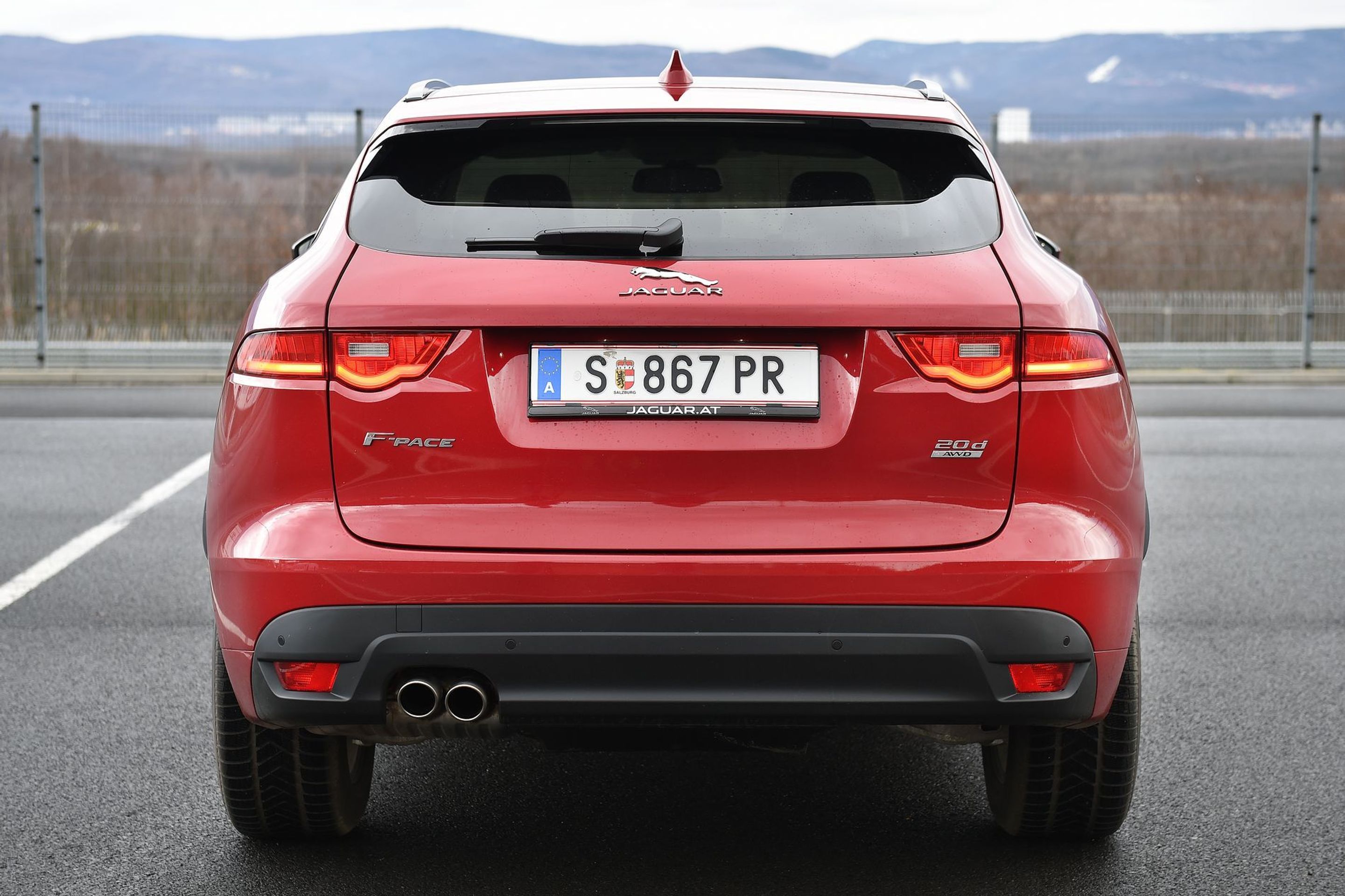 Jaguar F-Pace - 18 | Galerie: GALERIE: Jaguar F-Pace | TN.cz
