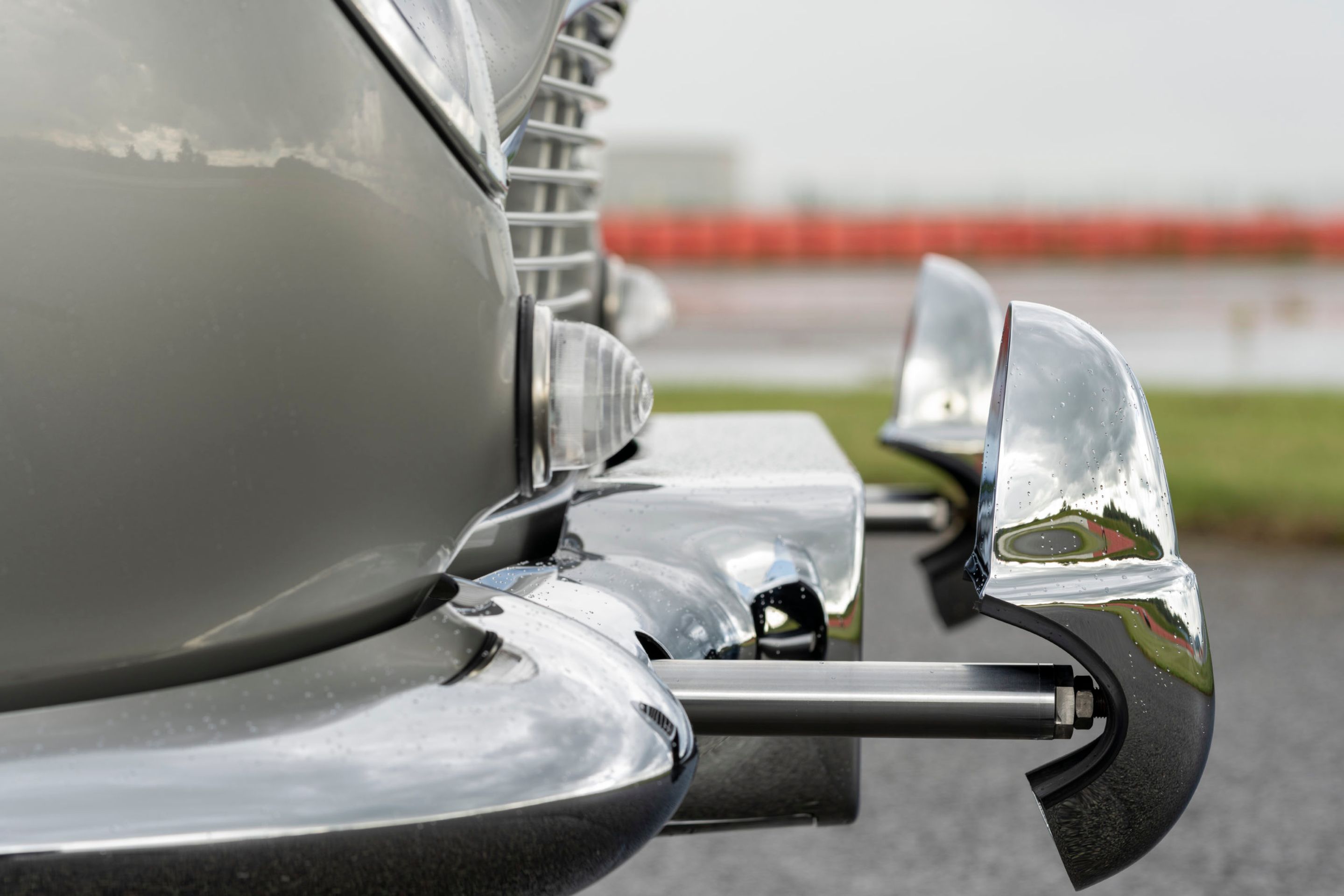 Aston Martin DB5 podle Jamese Bonda - 57 - Fotogalerie: Prohlédněte si výzbroj Aston Martin DB5 podle Jamese Bonda (13/32)