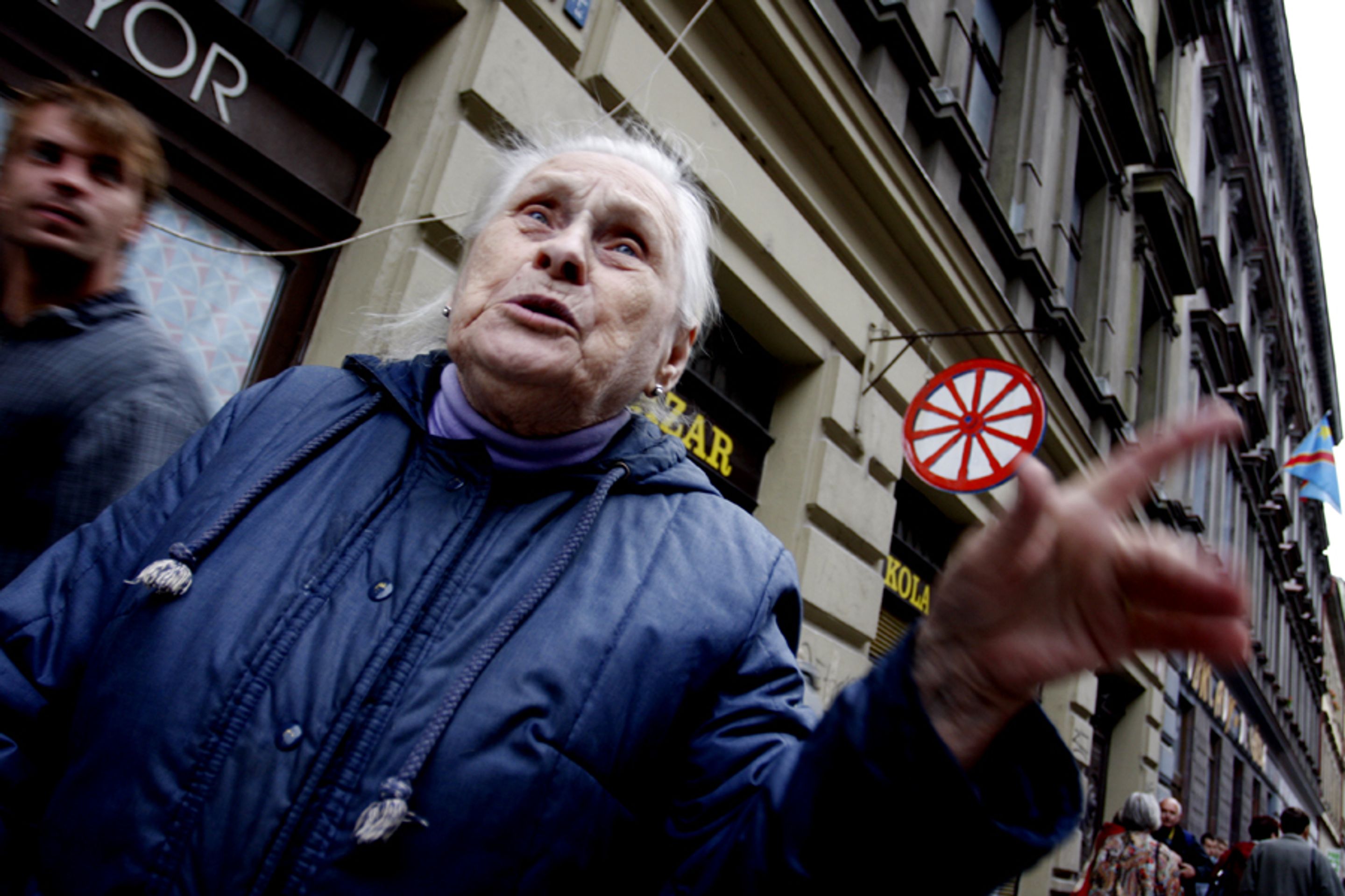 Záchrana čtveřice dělníků ze zříceného domu v Praze-4 - FOTOGALERIE: Záchrana čtveřice dělníků ze zříceného domu (4/8)