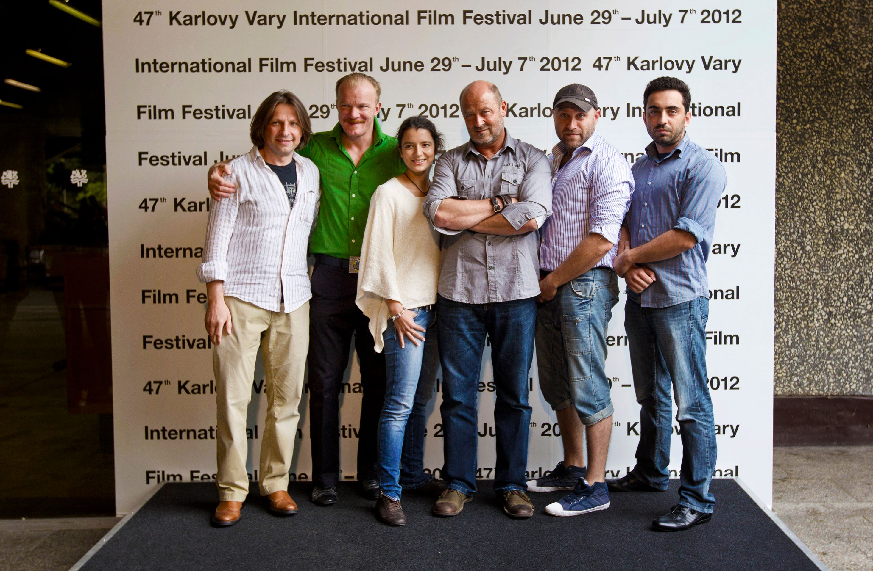 producent Wieslaw Lysakowski, herec Eryk Lubos, herečka Aleksandra Michaelová, režisér Jan Jakub Kolski, kameraman Michal Pakulski a střihač Piotr Kolski - MFF: delegace filmu Zabít Bobra (1/5)