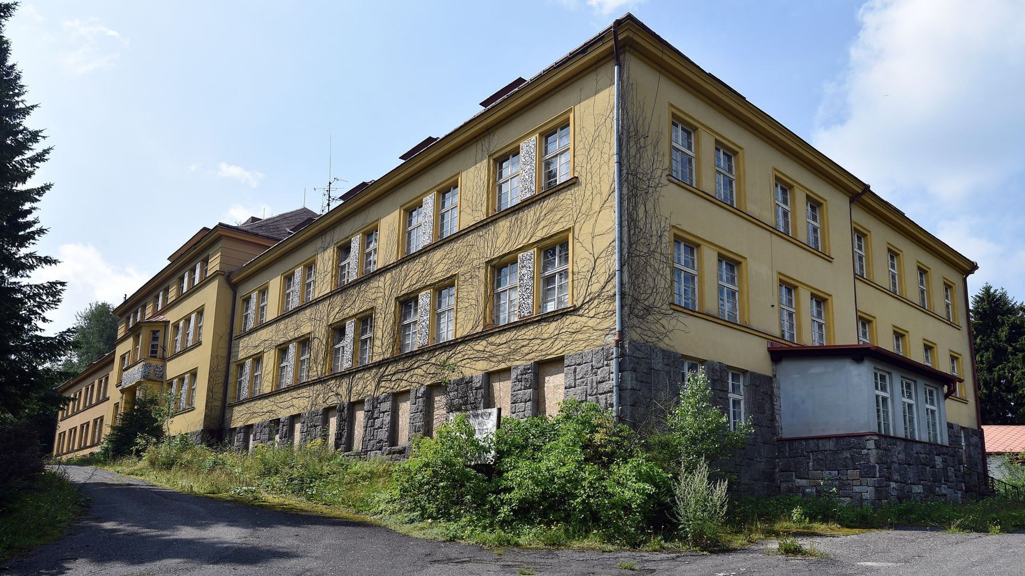 Bývalá porodnice v Jablonci nad Nisou - 1 - GALERIE: Bývalá porodnice v Jablonci nad Nisou (31/31)