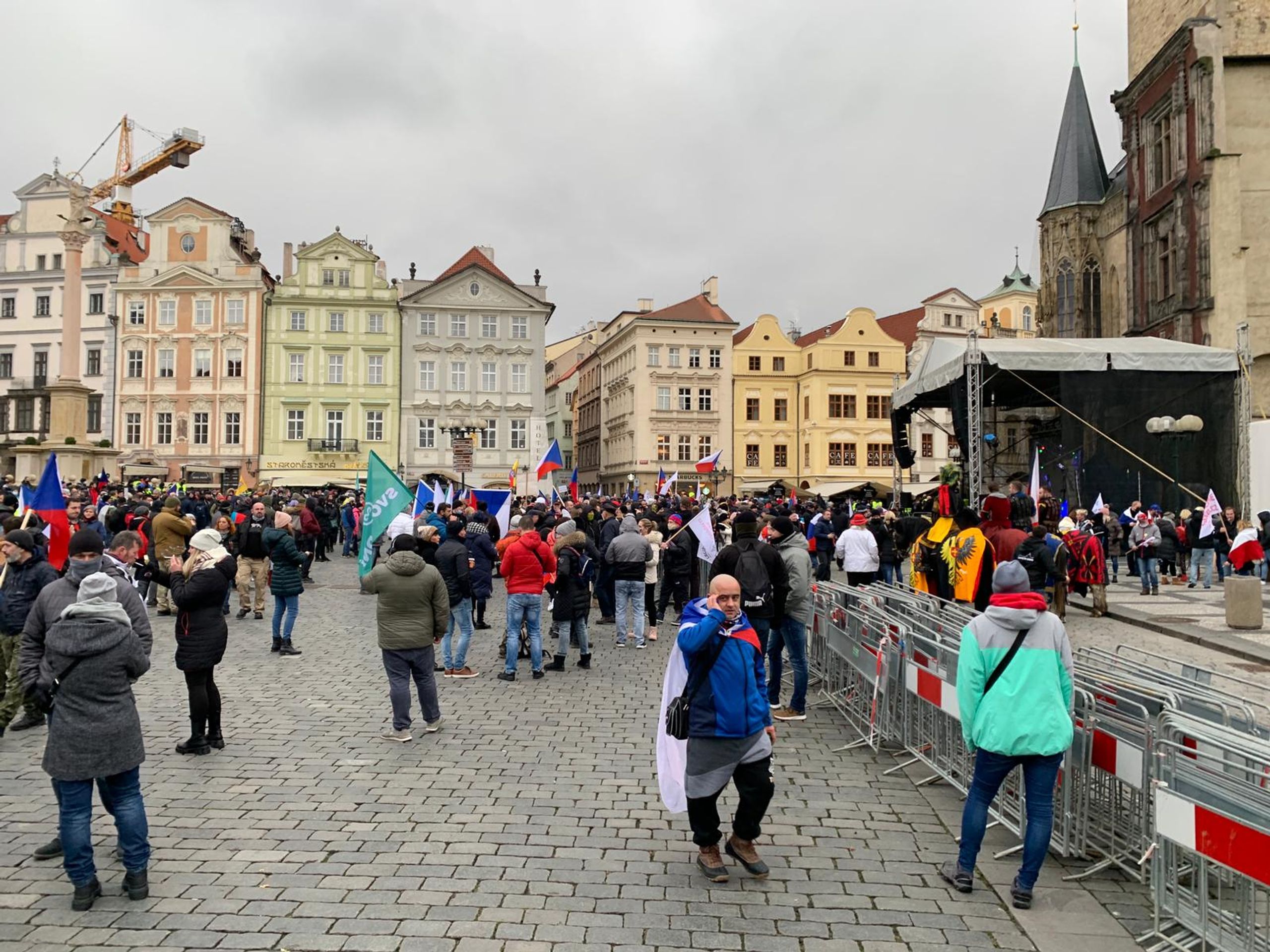Demonstrace v Praze proti opatřením - GALERIE: Demonstrace na Staroměstském náměstí - 10. 1. 2020 (4/6)