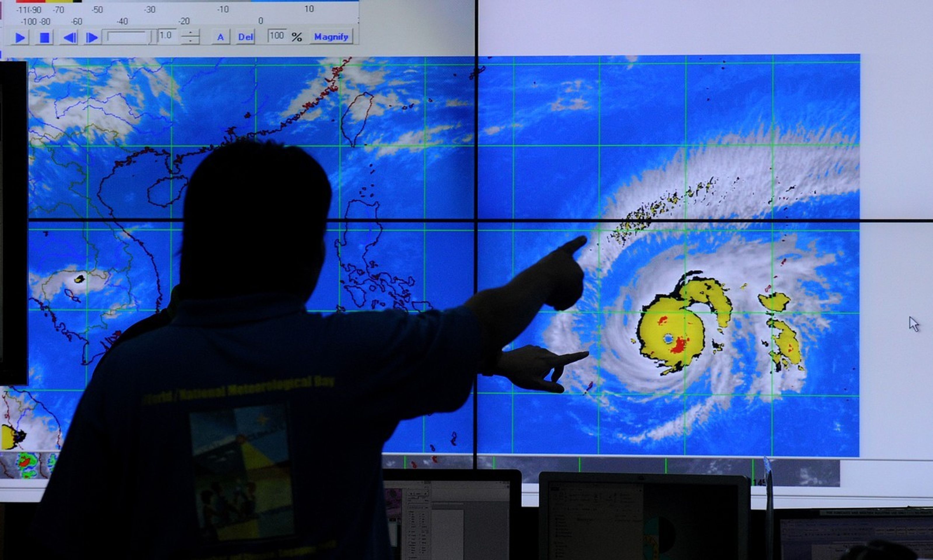 Tajfun Maysak - 2 - GALERIE: Supertajfun Maysak z vesmíru (6/7)