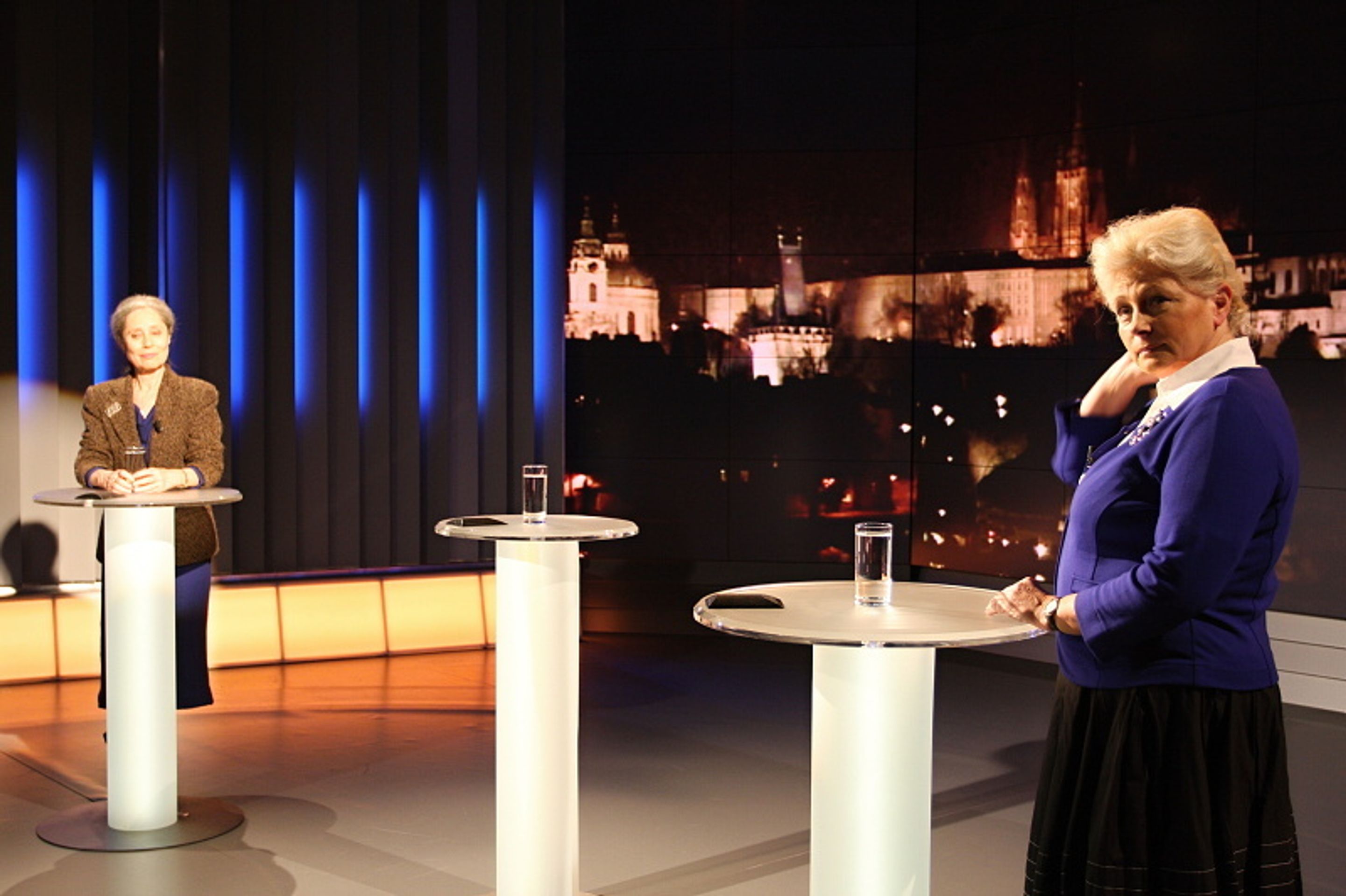 Debata Roithová a Fischerová - 1 - Galerie: Táňa Fischerová a Zuzana Roithová na Nově (19/19)
