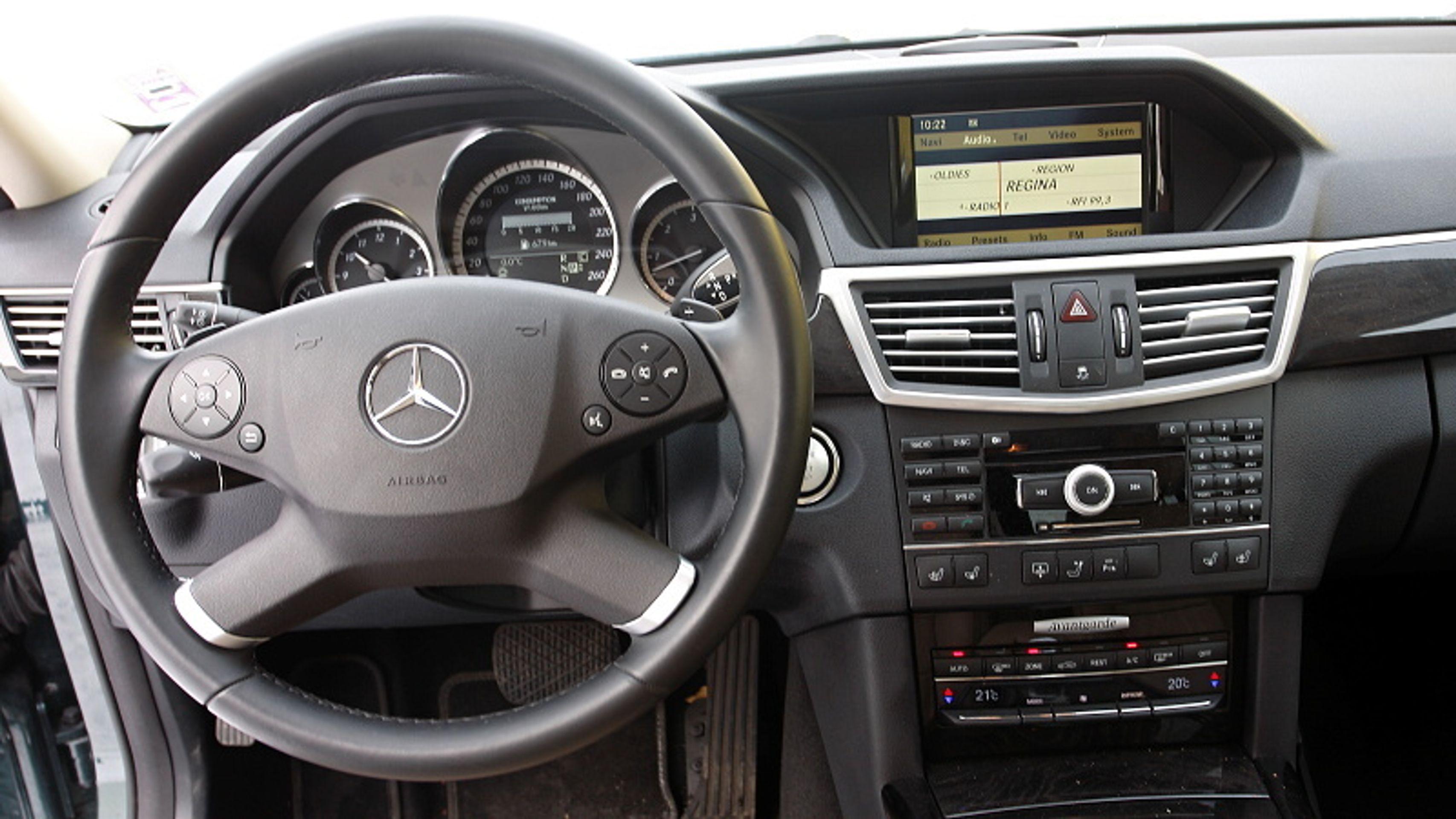 Mercedes-Benz E 350 CDI - 7 - GALERIE Mercedes-Benz E 350 CDI (6/7)
