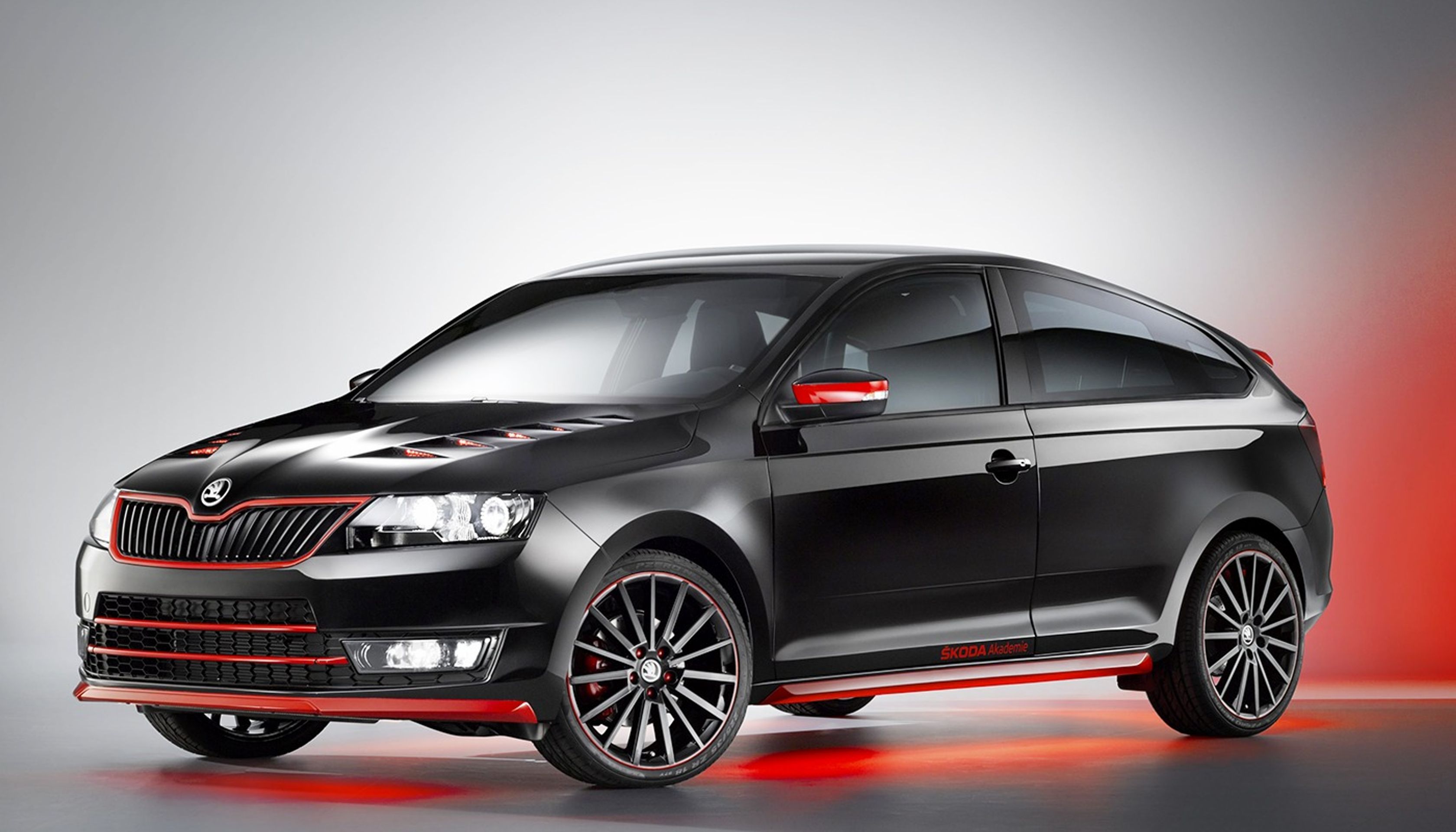 Koncept Škoda Atero z roku 2016. Kupé na základě Rapidu Spaceback - Fotogalerie: Ve Škodě vyrobili Karoq jako kabriolet (16/17)