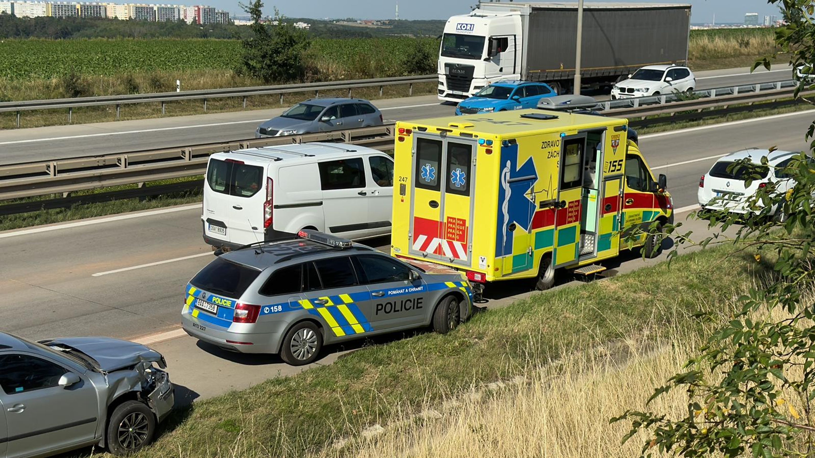 Vážná dopravní nehoda na Pražském okruhu (5) - Vážná dopravní nehoda na Pražském okruhu (4/6)