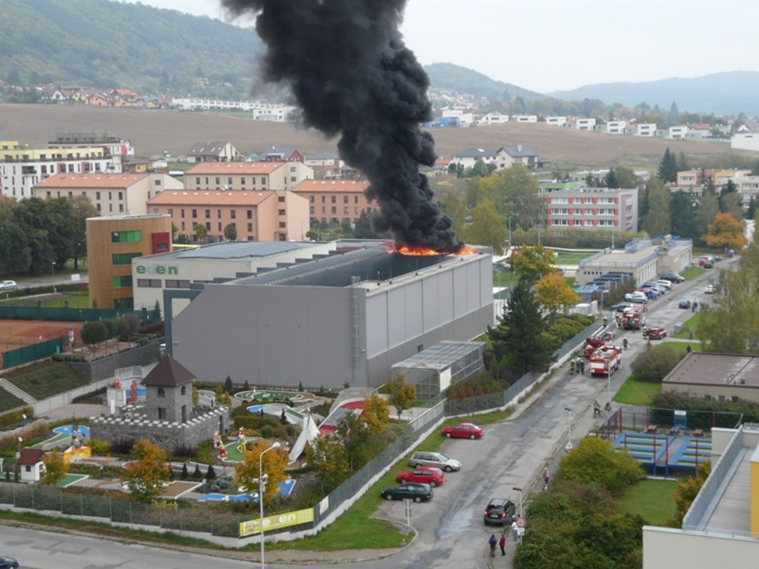 Sportovní hala v Berouně - požár - 4 - Požár ve sportovní hale v Berouně (4/5)