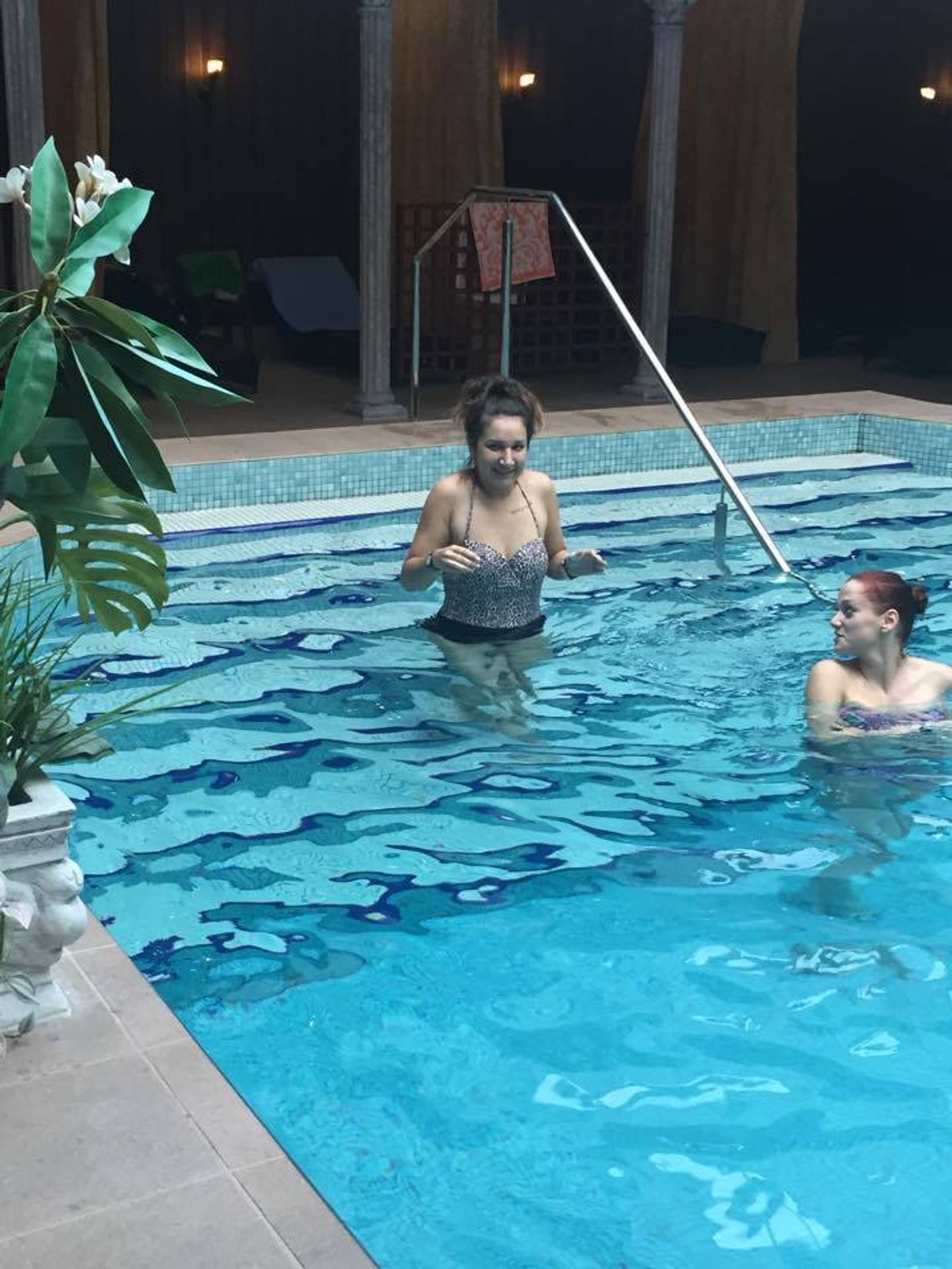 SuperStar 2015: TOP 6 si užívá wellness a vířivku - 8 - Galerie: Finalisti SuperStar ve wellness centru (9/15)