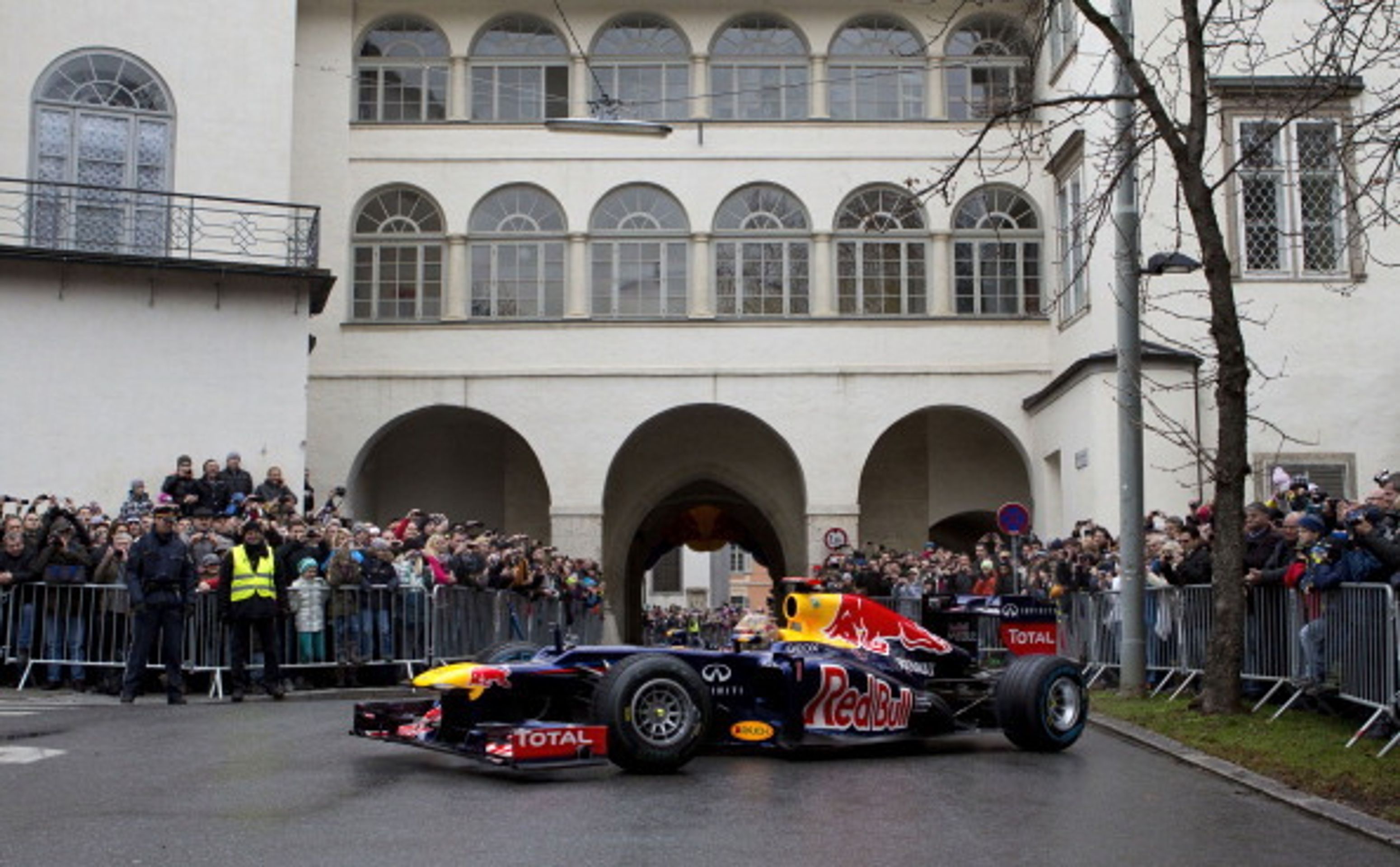 Vettel slaví v Grazu - 2 - GALERIE: Sebastian Vettel slaví titul v rakouském Grazu (4/7)