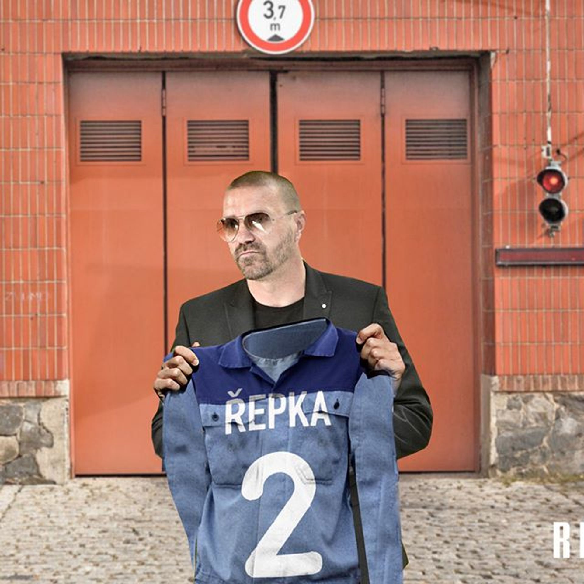Vtipy na účet Tomáše Řepky - GALERIE: Nejlepší vtipy o bývalém fotbalistovi Tomáši Řepkovi (6/6)