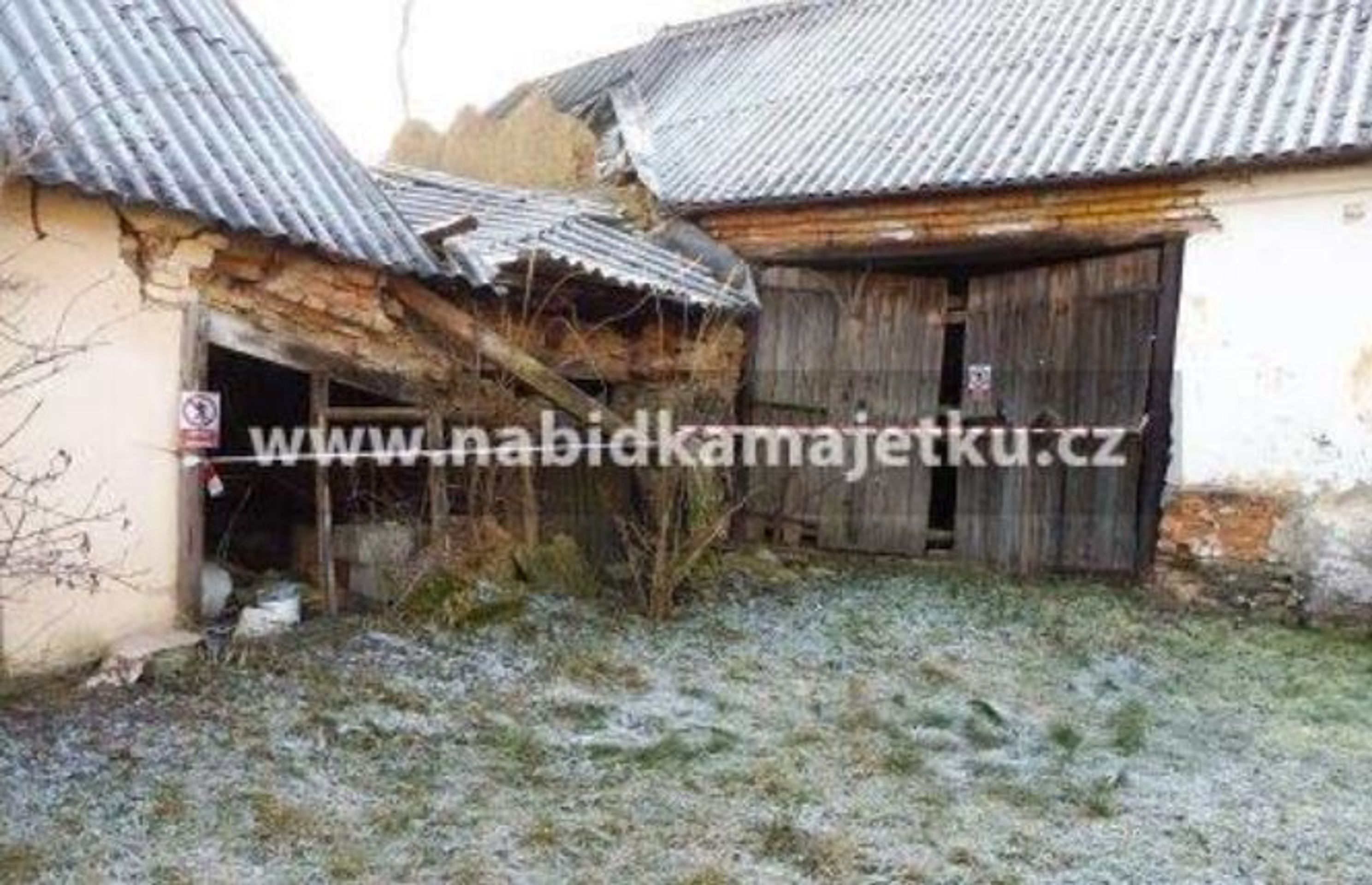 NABÍDKA MAJETKU STÁTU - Rodinný dům v obci VELKÉ HERALTICE - 3 - GALERIE: Dům v obci VELKÉ HERALTICE (3/9)