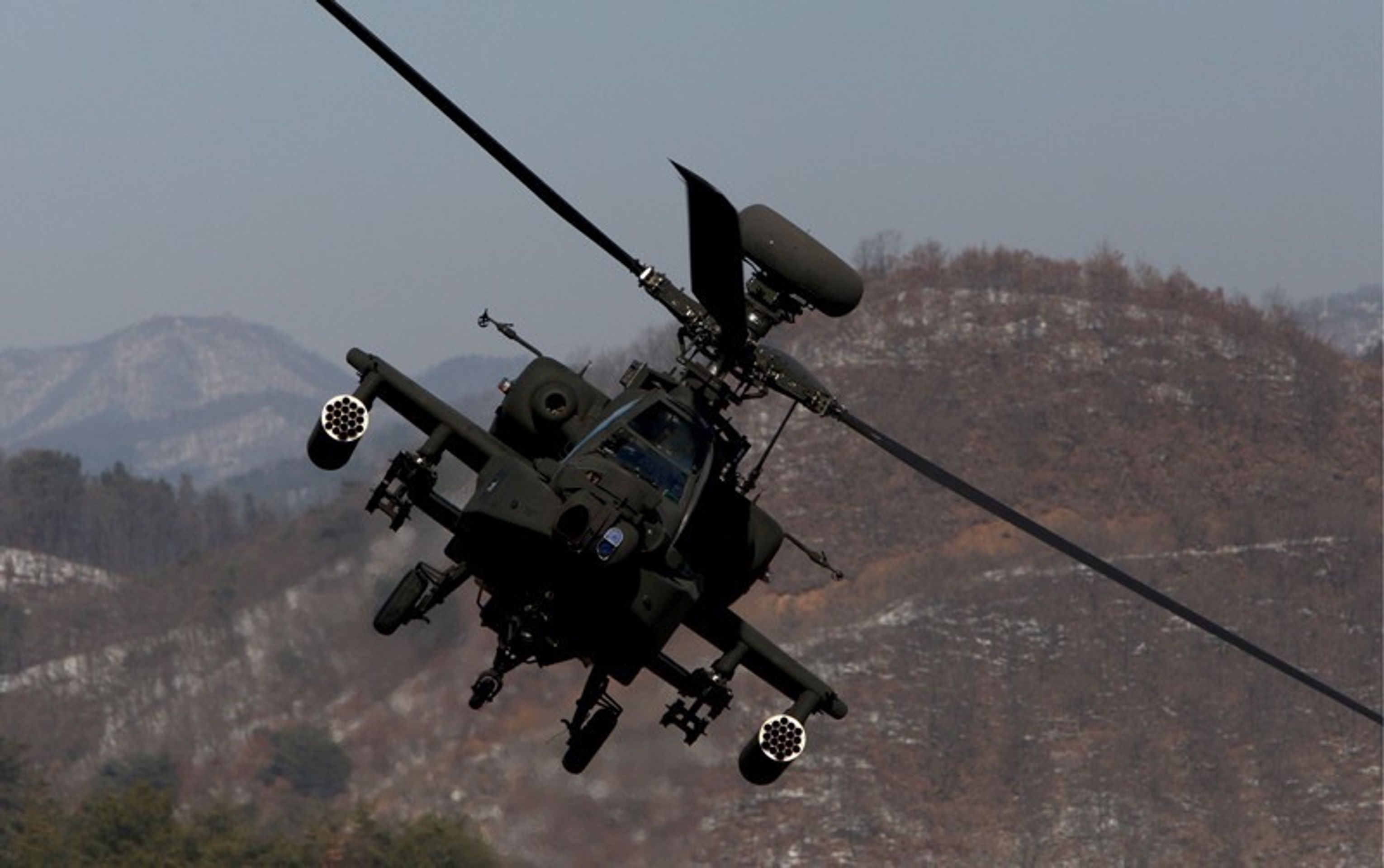 Vrtulník AH-64 Apache - 3 - GALERIE: AH-64 Apache (3/5)
