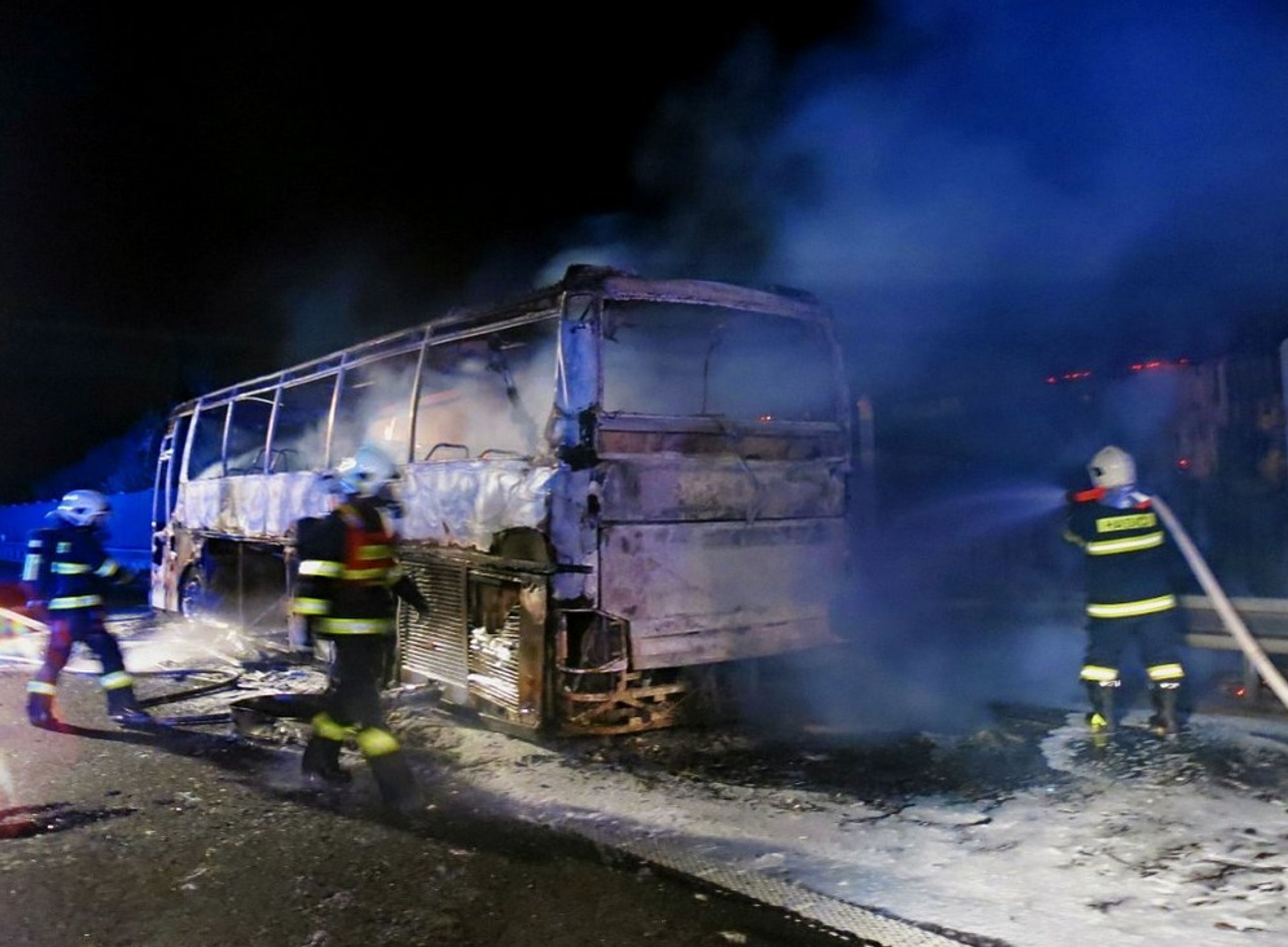 Nehoda autobusu na Olomoucku - 2 - Nehoda autobusu na Olomoucku (1/4)
