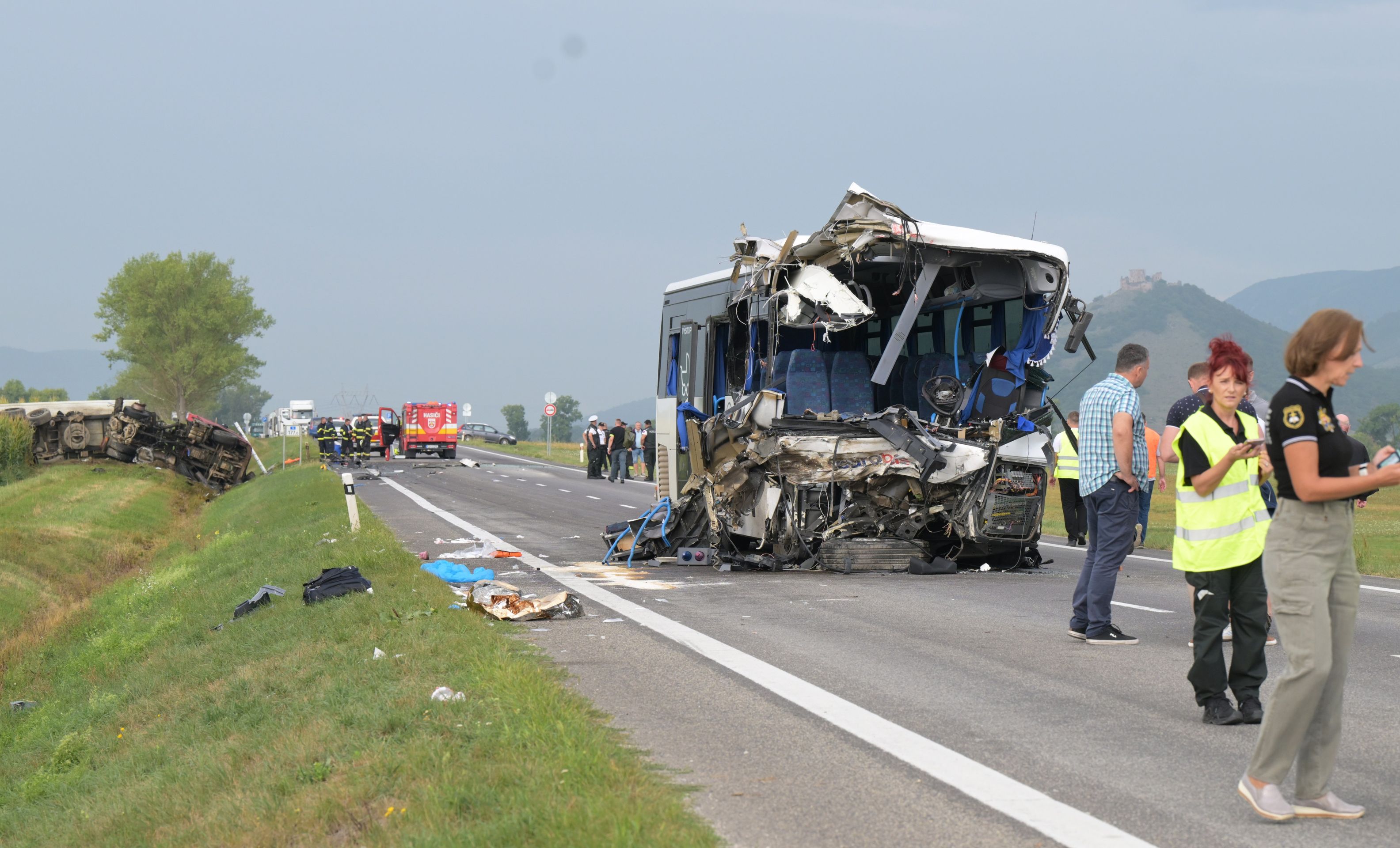 Srážka autobusu na Slovensku - Srážka autobusu a nákladního auta (5/10)