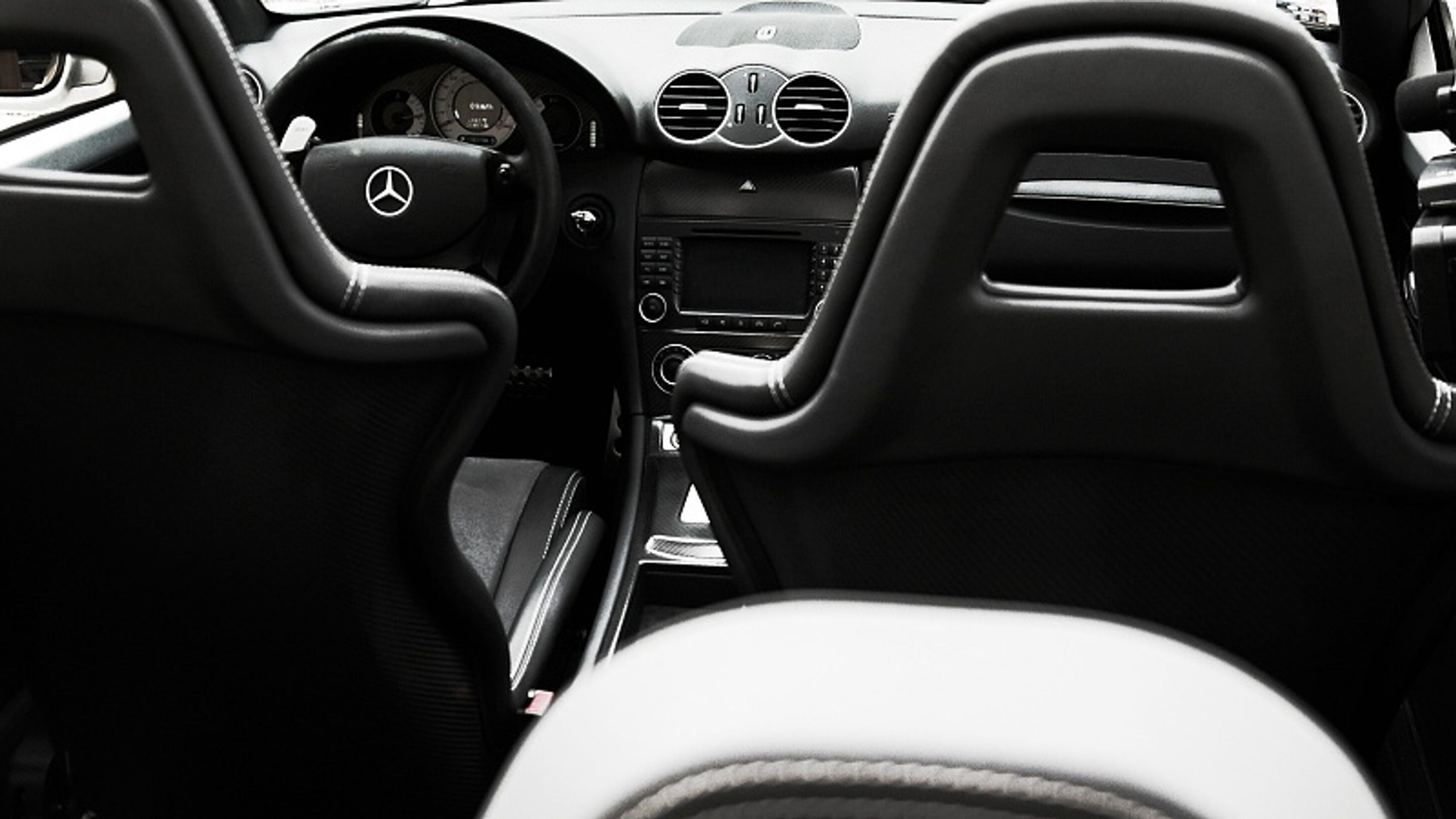 Mercedes-Benz CLK DTM AMG Cabrio - 12 - GALERIE Mercedes-Benz CLK DTM AMG Cabrio (12/14)