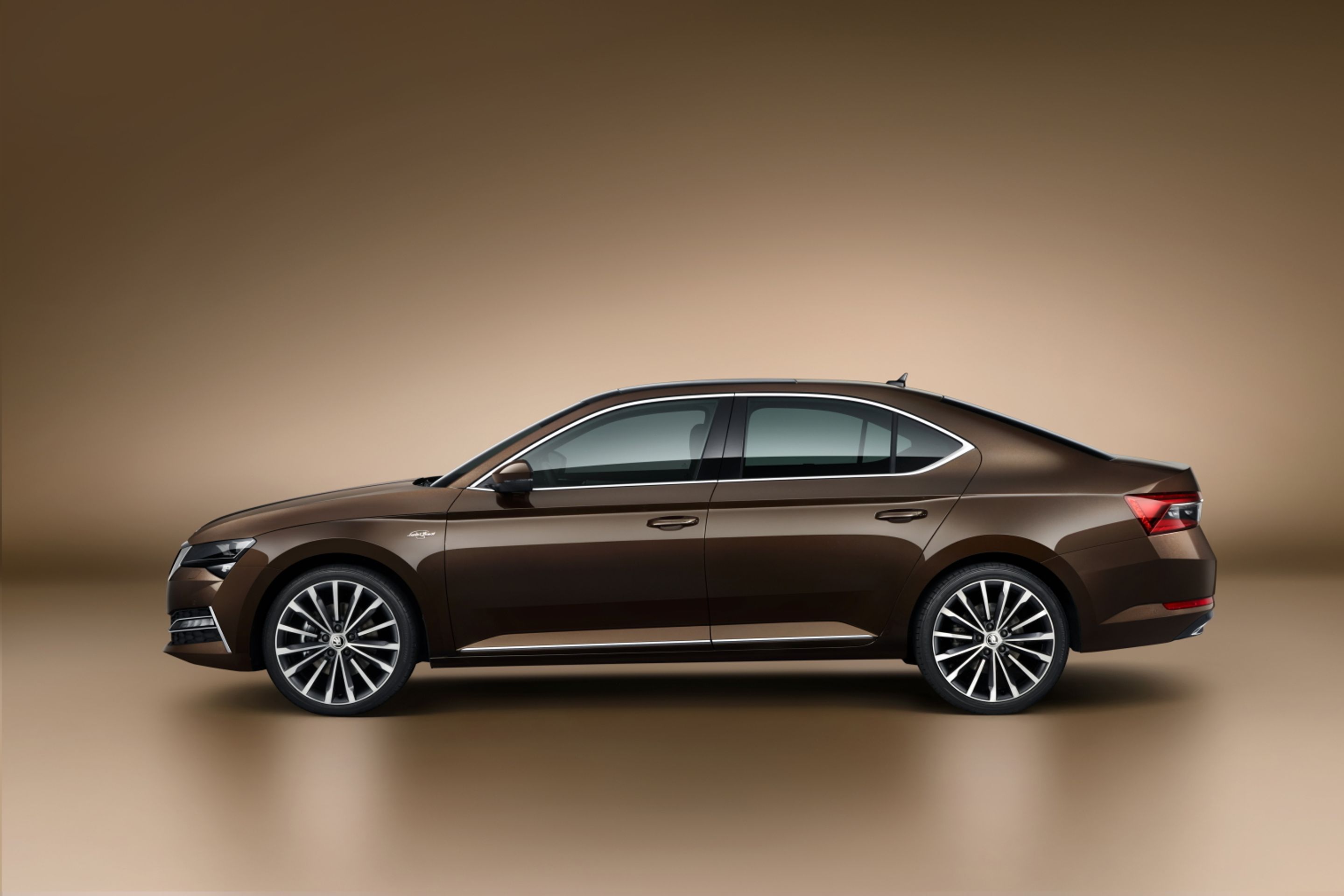 Modernizovaná Škoda Superb - 4 - Fotogalerie: Modernizovaná Škoda Superb (3/25)
