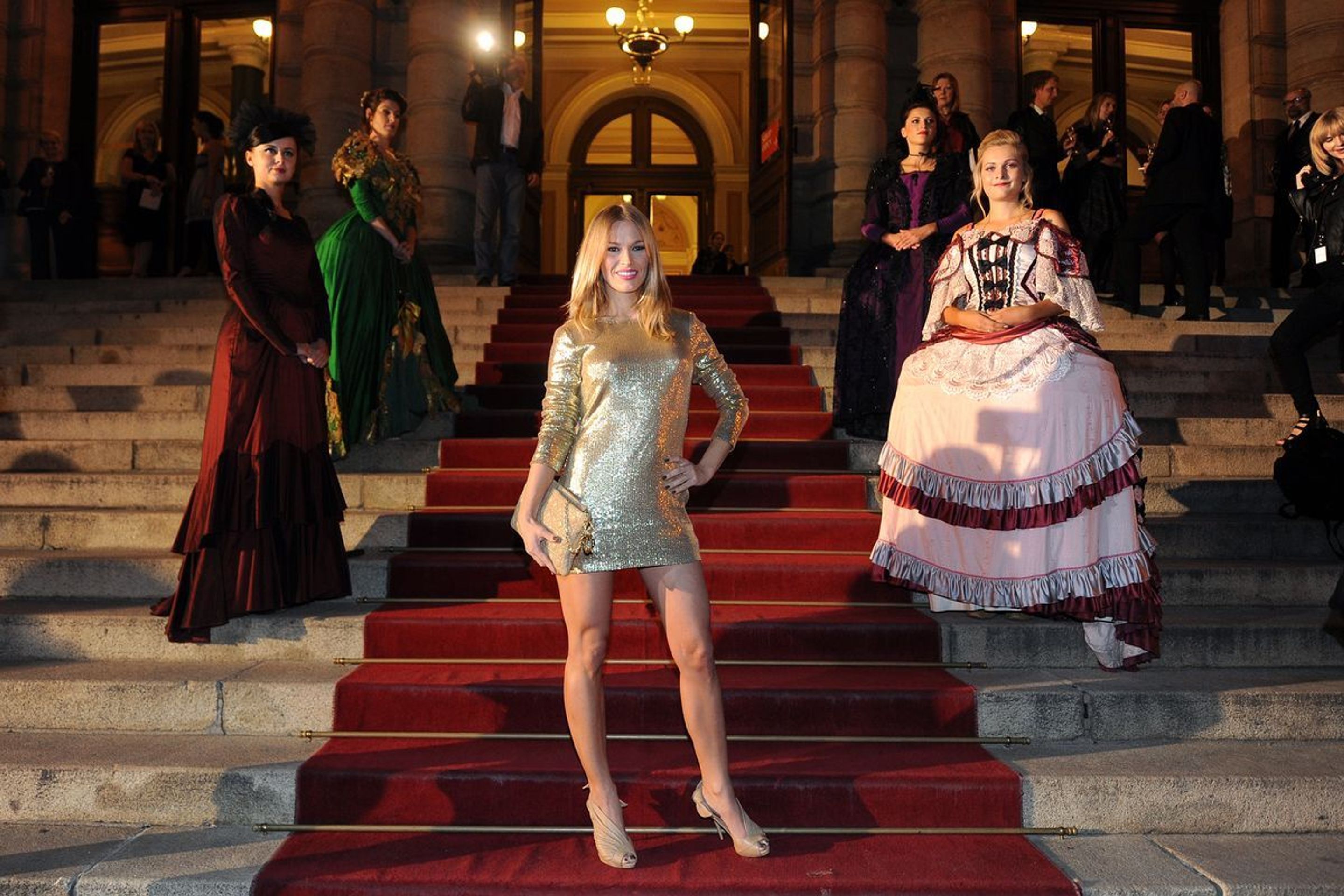 Premiéra filmu Donšajni - 6 - GALERIE: Donšajni ozářili pražské Rudolfinum. Podívejte se, kdo všechno přišel (8/27)