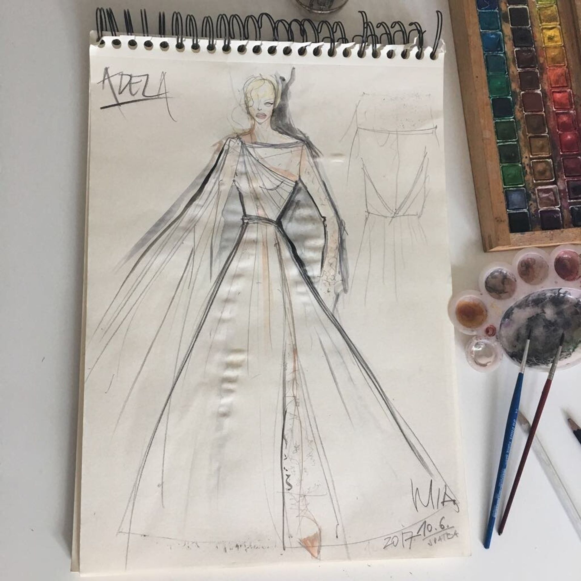 Svatební šaty Adely Vinczeové (Banášové) - 2 - GALERIE: Svatební šaty Adely Vinczeové (Banášové) (2/5)