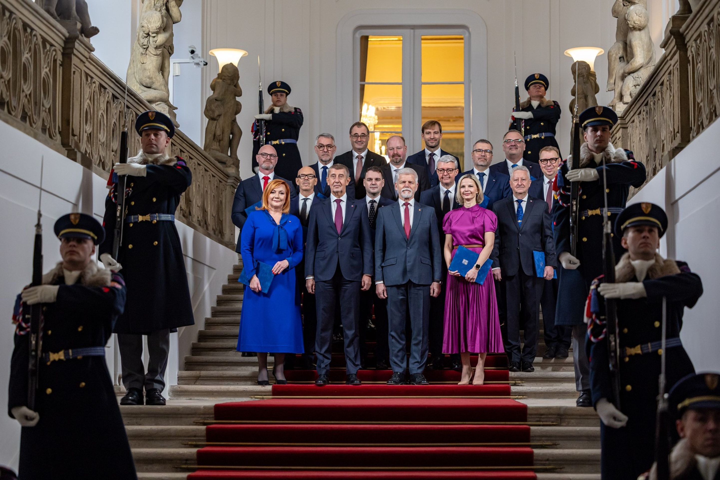 Nová vláda - Jmenování nové vlády (23/32)