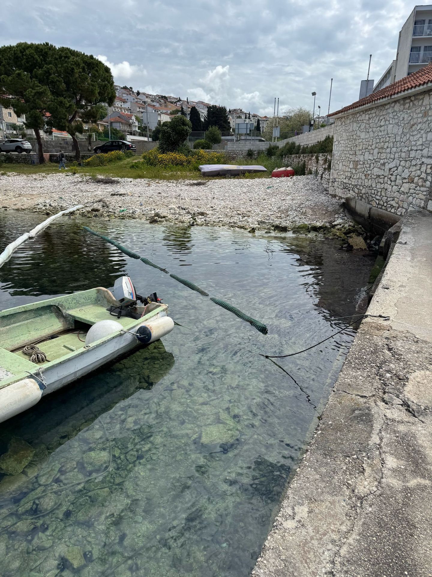 Únik nafty na ostrově Hvar - Únik nafty na ostrově Hvar (6/11)