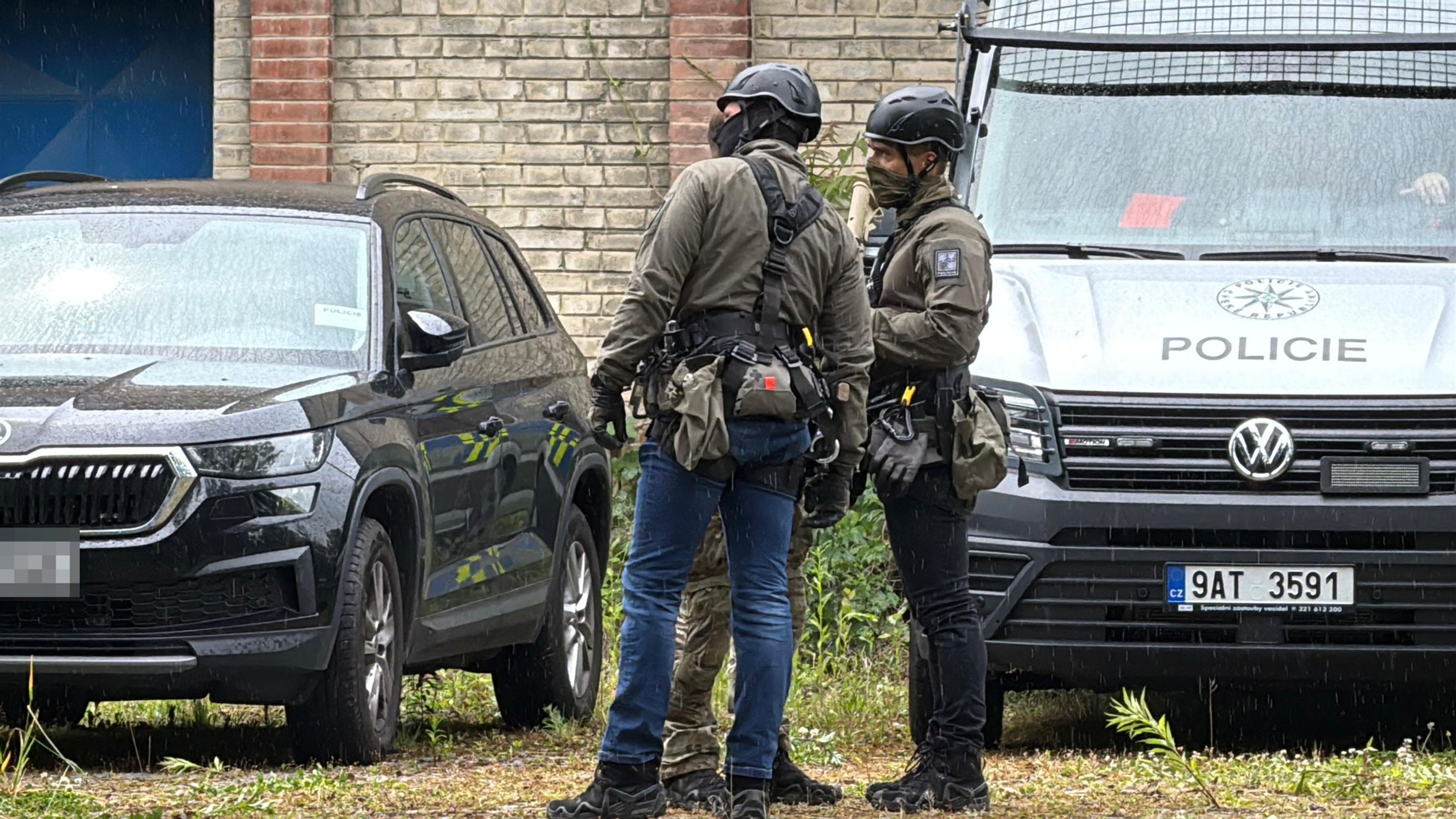 Policejní vyjednávání na Praze 6 (7) - Policejní vyjednávání na Praze 6 (9/10)