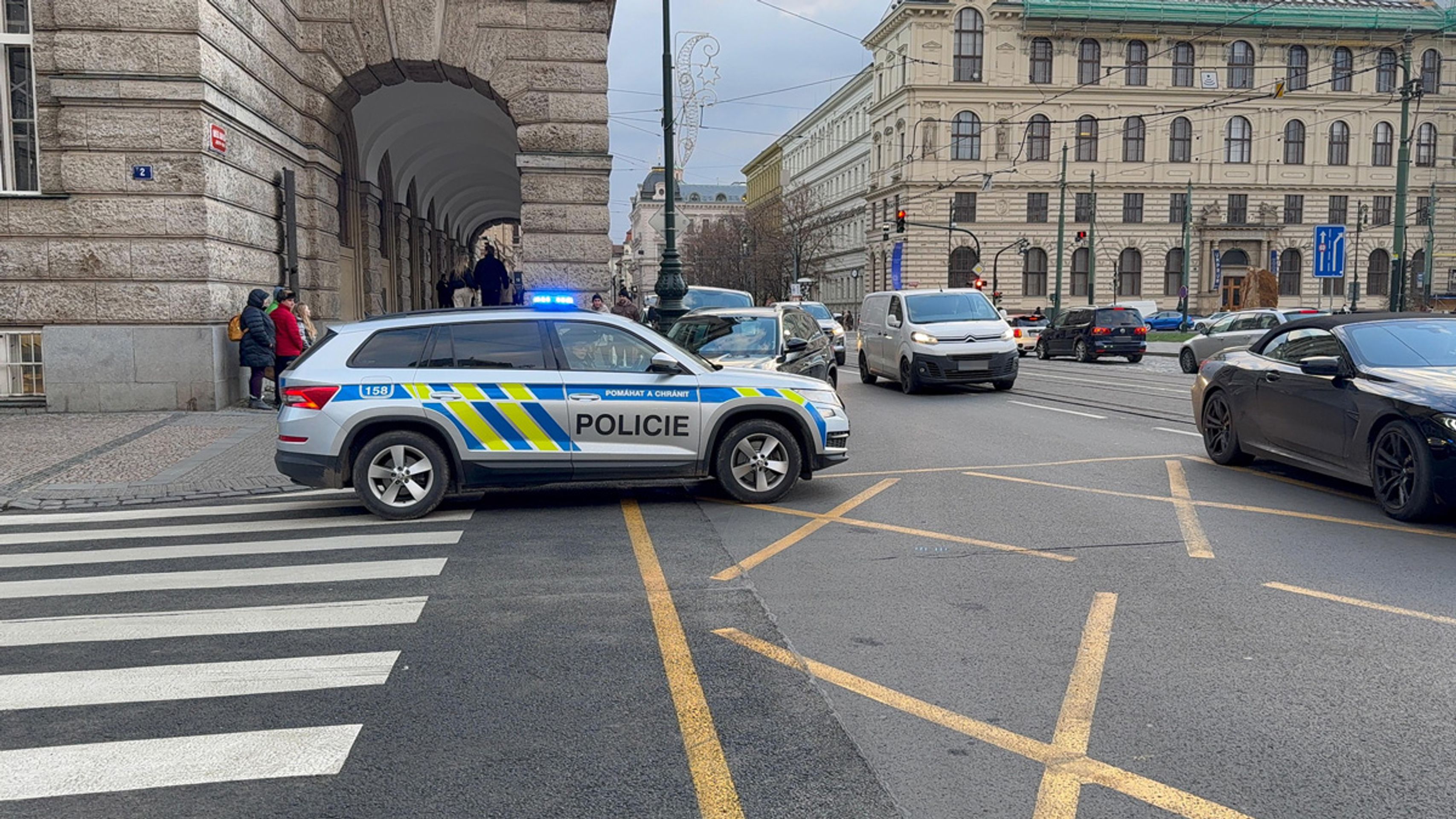 Policejní pátrání v centru Prahy (2) - Policejní pátrání v centru Prahy (6/8)