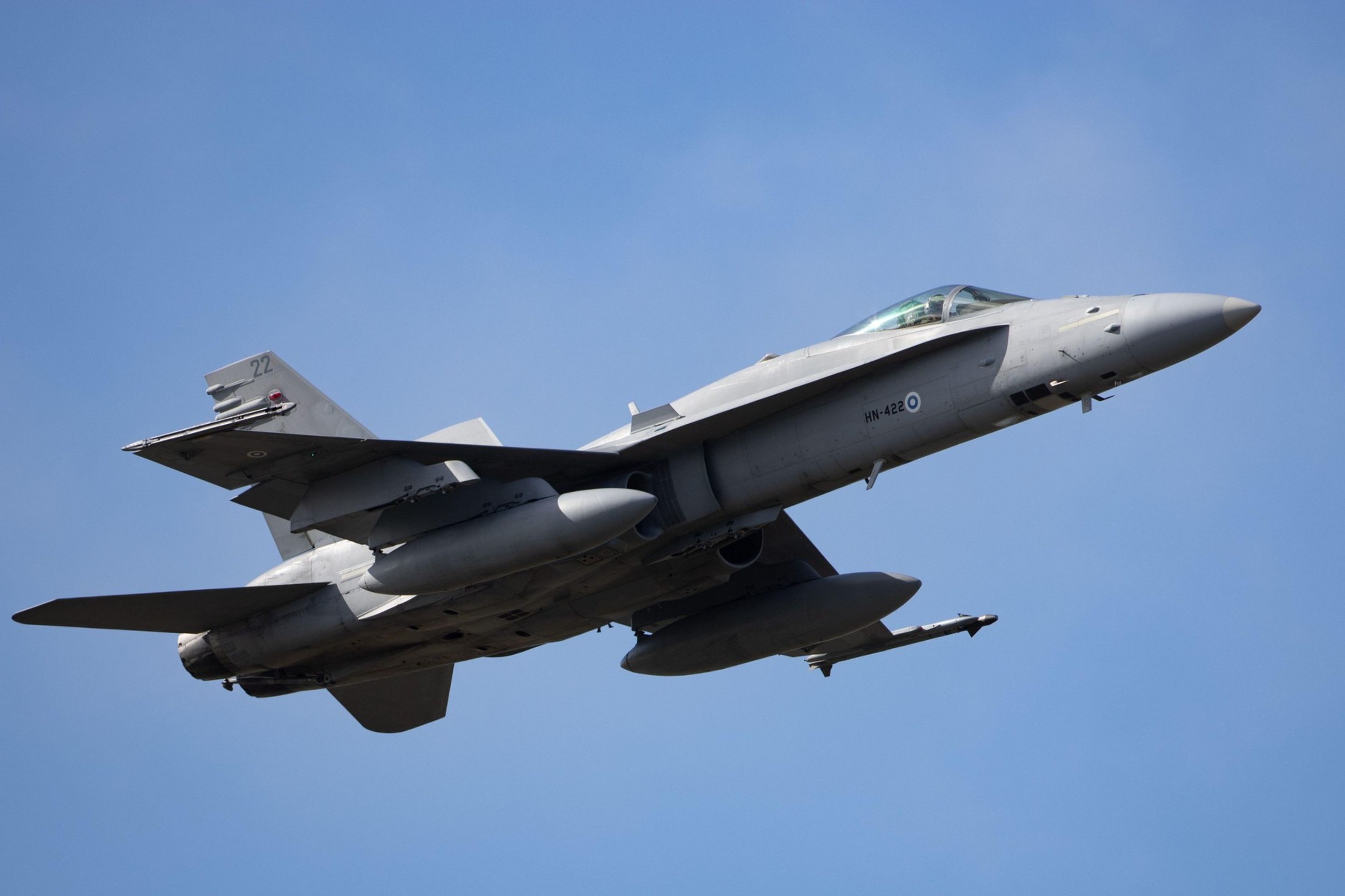 Stíhačka McDonnell Douglas FA-18C Hornet - Finská vojenská technika (2/4)