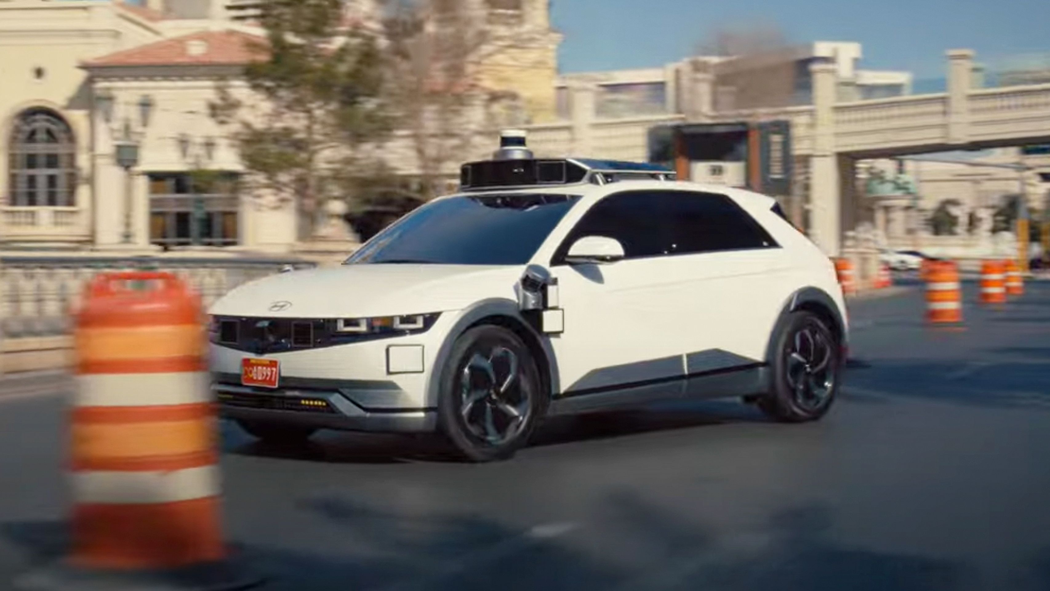 Robotaxi Ioniq 5 během zkoušek v autoškole - Robotaxi Ioniq 5 během zkoušek v autoškole (4/5)