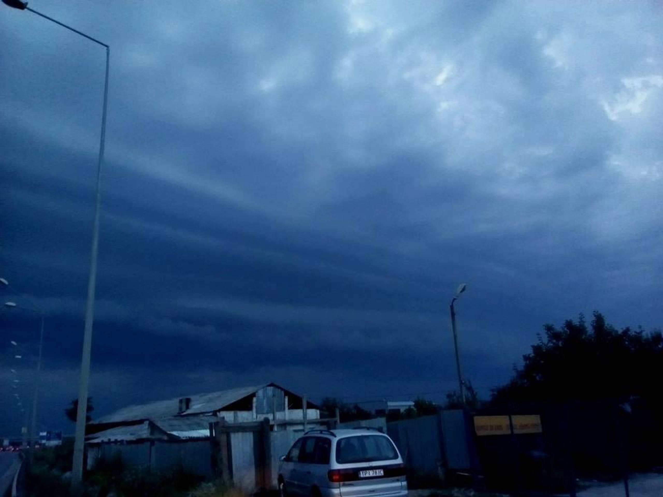Děsivé počasí nad Jadranem - 1 - Galerie: Bouřky a kroupy v Evropě (17/17)