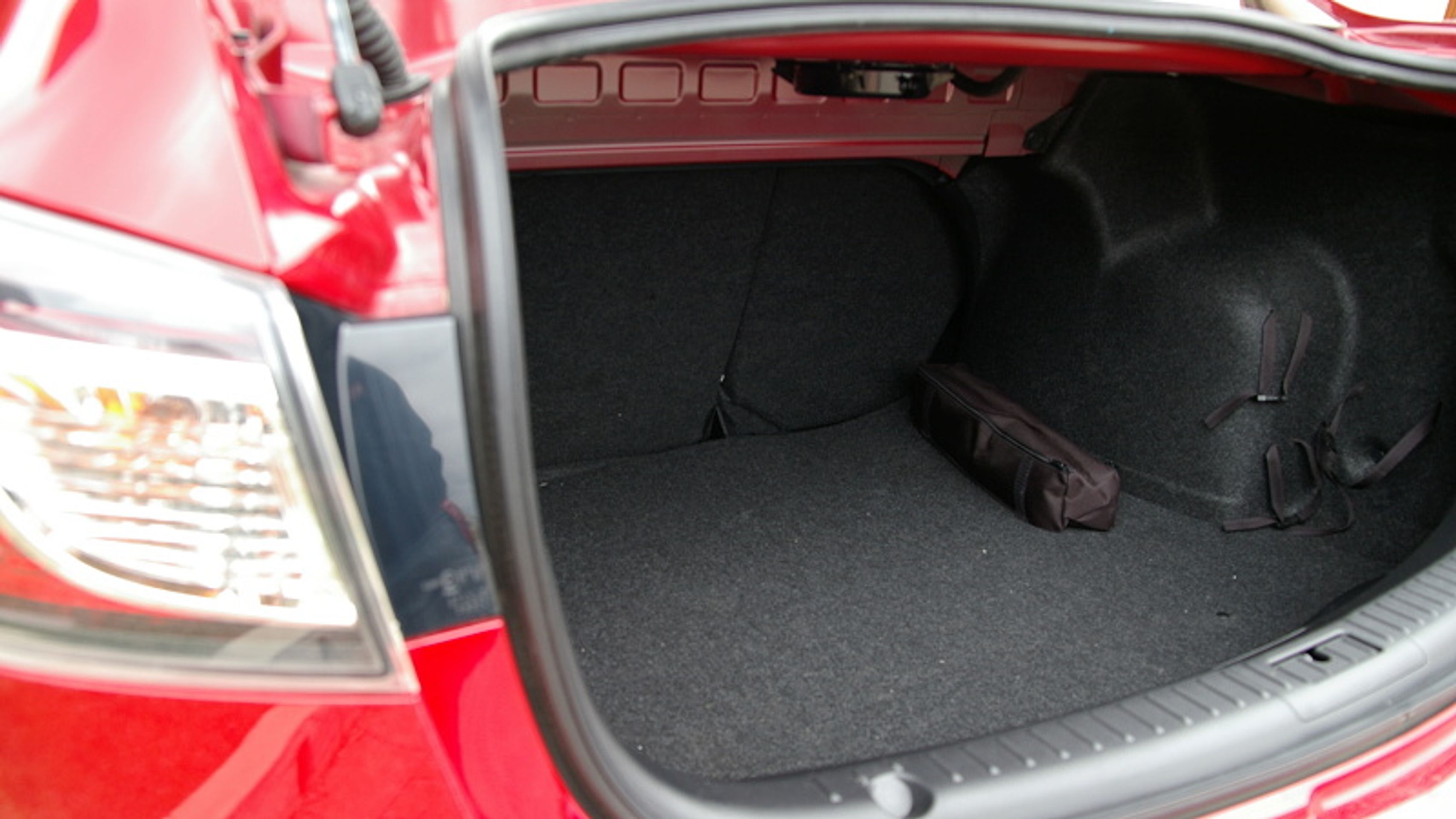 Mazda 3 sedan-4 - GALERIE Mazda 3 (5/8)
