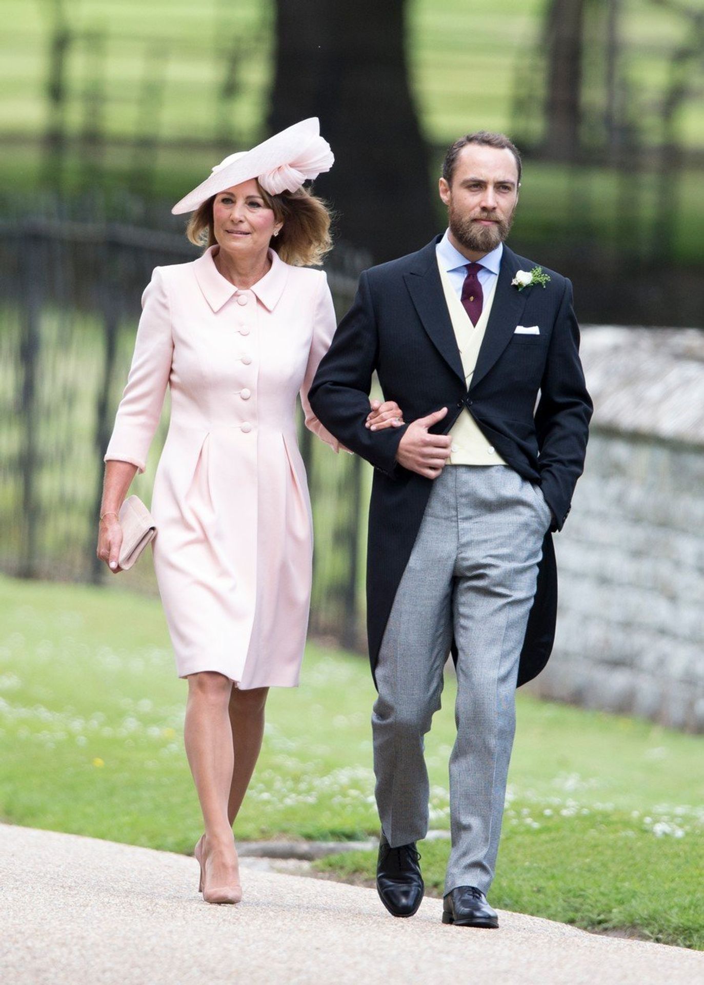 Svatba Pippy Middleton - matka Carol a bratr James - GALERIE: James Middleton (1/9)