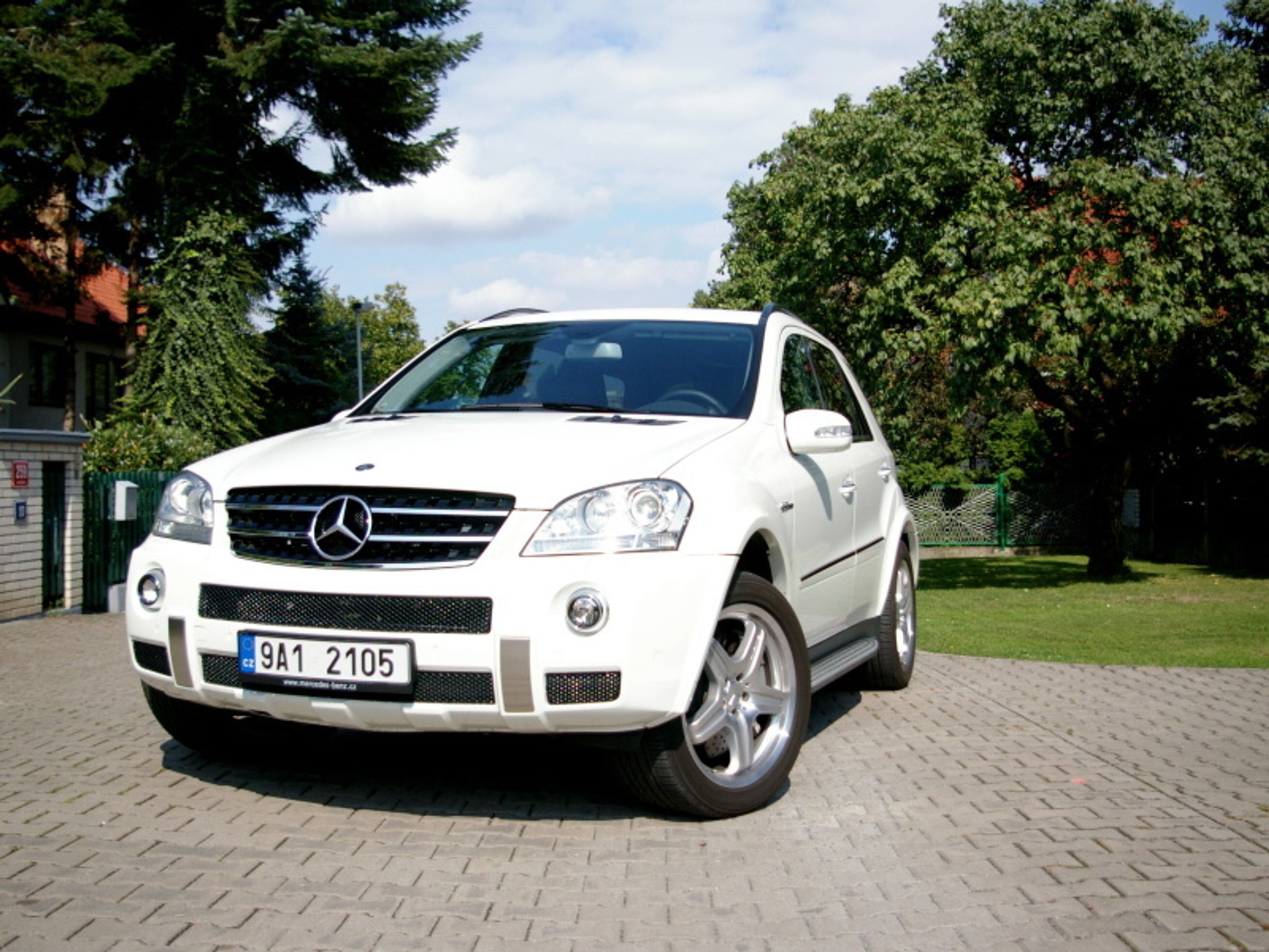 Mercedes-Benz ML 63 AMG - GALERIE Mercedes ML 63 AMG (3/8)