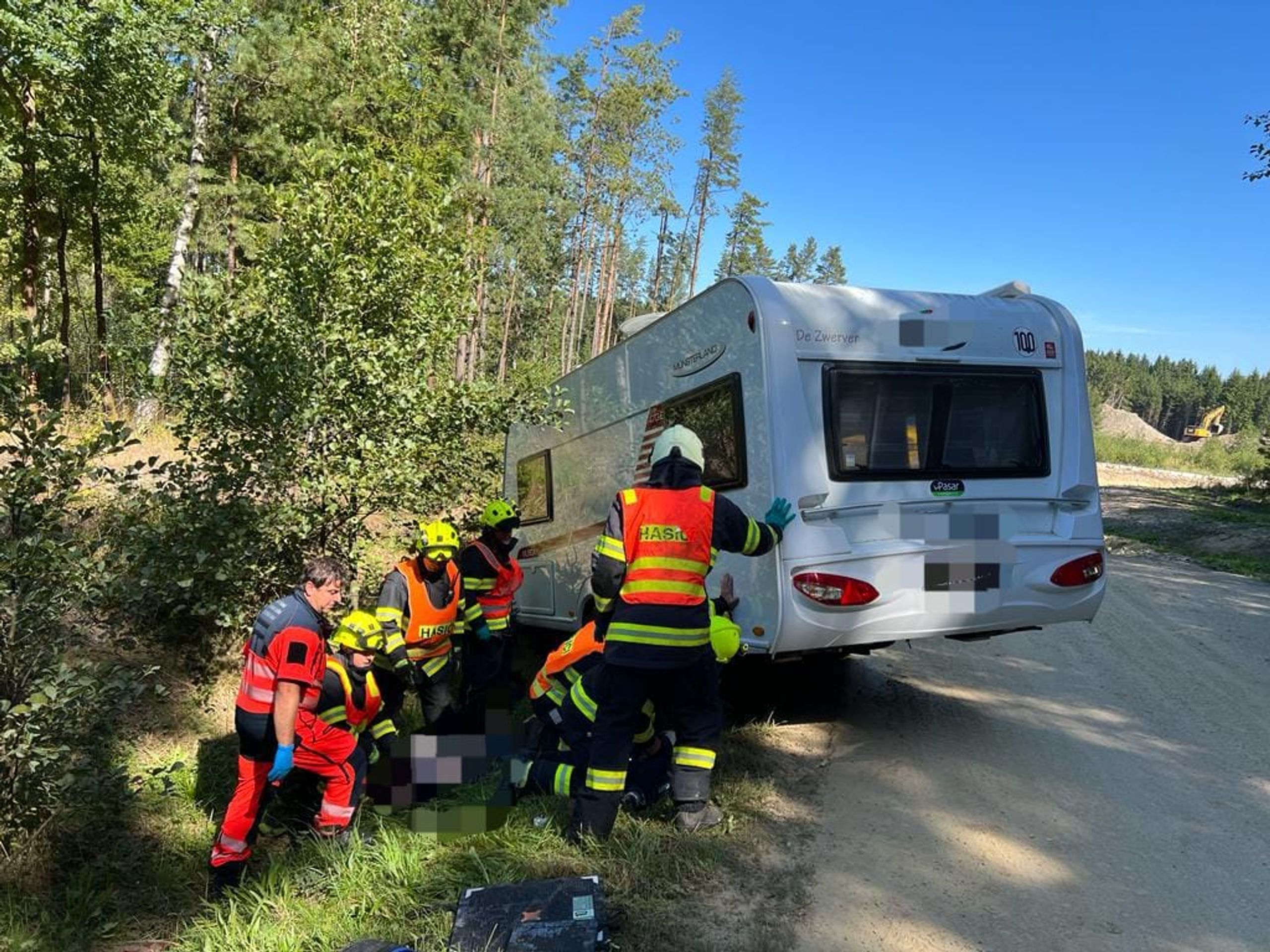 Řidiče na D3 přejel vlastní karavan - Tragická nehoda na Českokrumlovsku (1/3)