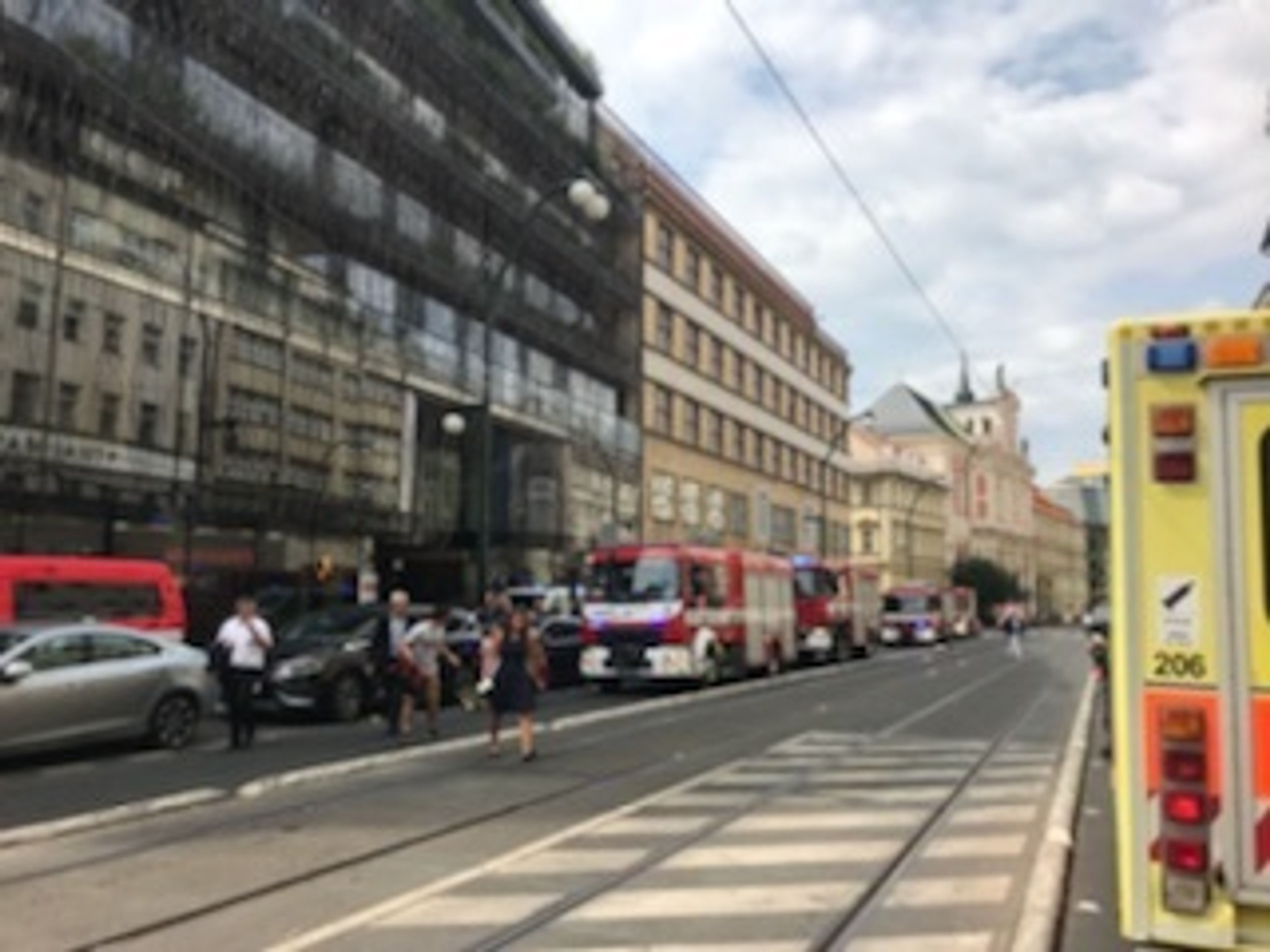 Zřícený strop v centru Prahy - 2 - GALERIE: Zřícený strop v centru Prahy (9/10)