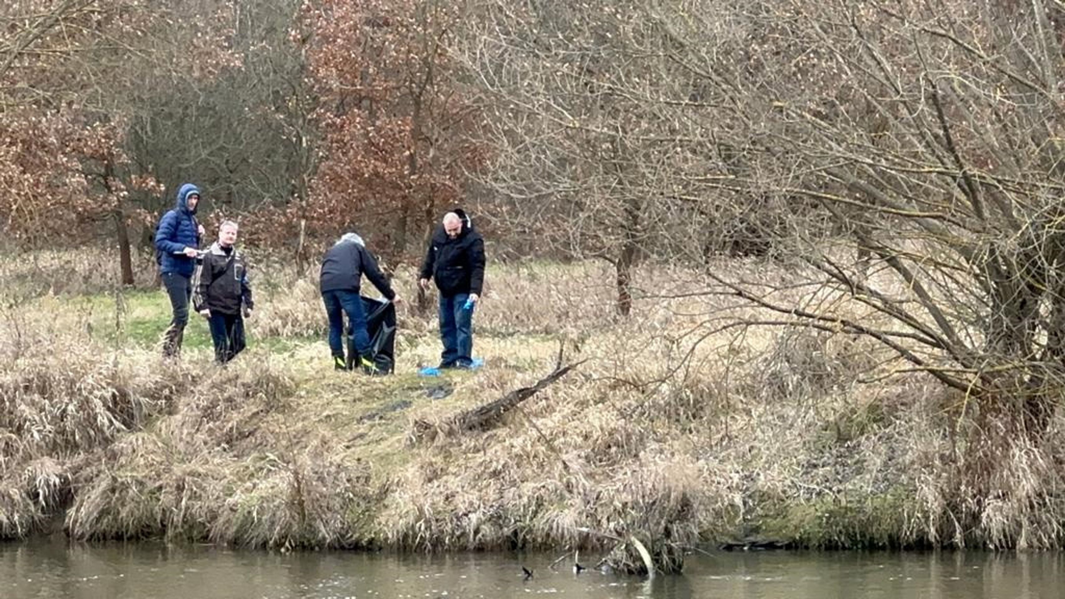 Nález těla - V Berounce plavalo tělo bez hlavy (2/13)