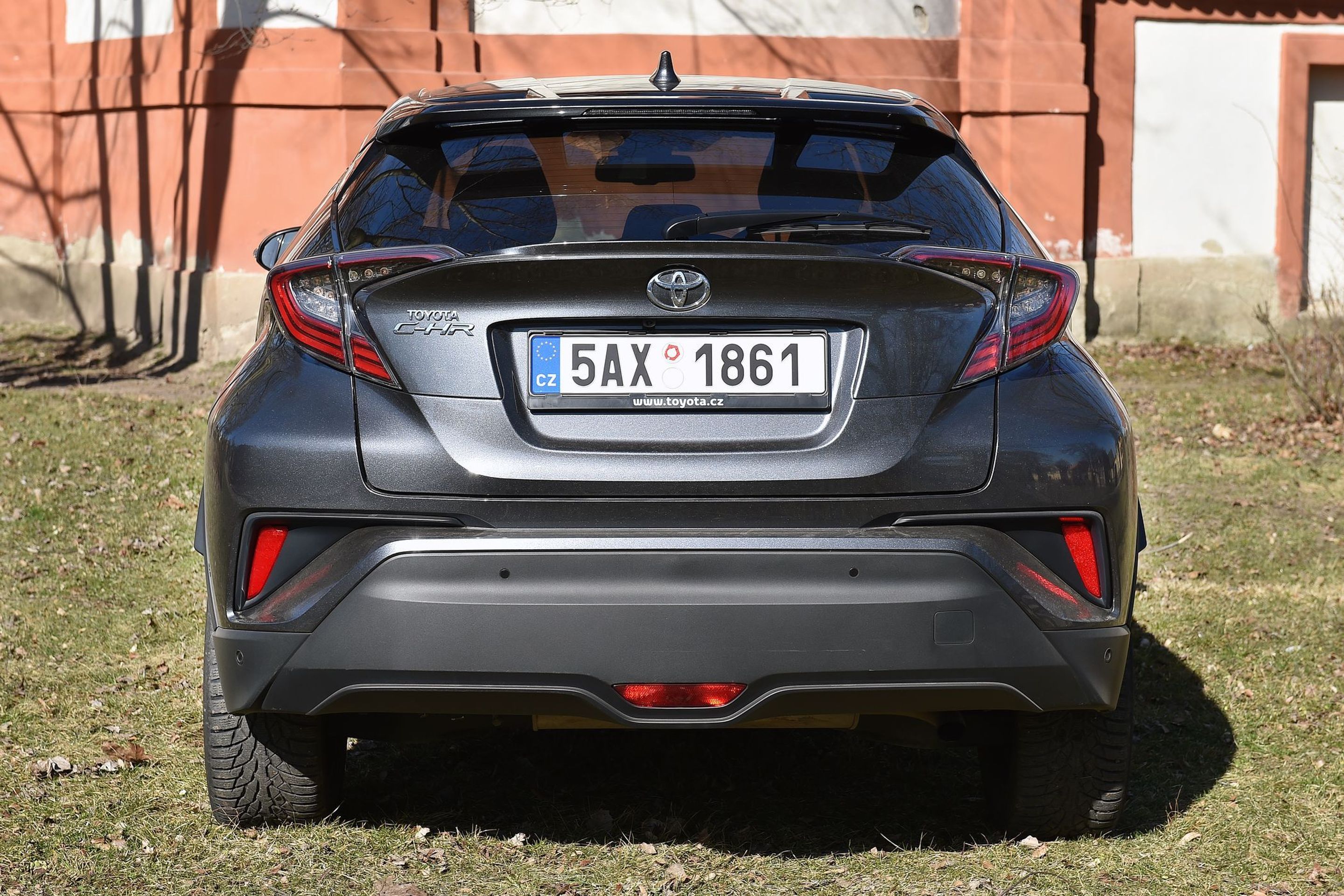 Toyota C-HR - 6 - GALERIE: Toyota C-HR (9/12)