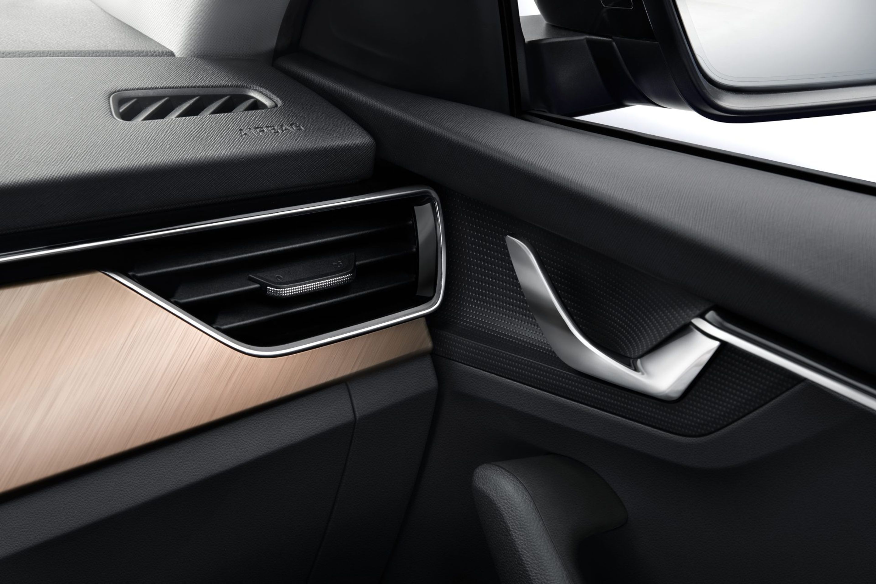 Škoda Scala - Fotogalerie: Interiér a unikátní kamufláž nové Škody Scala (2/8)