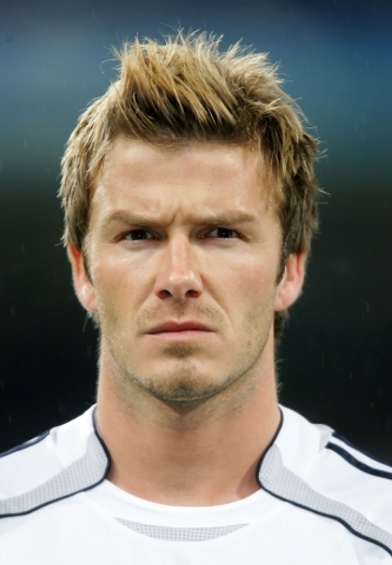 Beckham - 21 - GALERIE: Beckham = sexsymbol, businessman a geniální šutér (4/24)