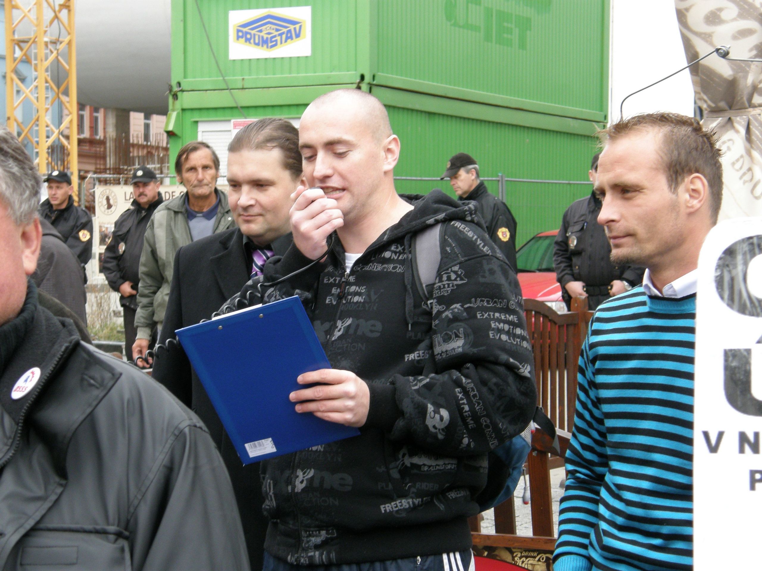 Demonstrace proti romské kriminalitě - 12 - GALERIE: Demonstrace proti romské kriminalitě (12/15)
