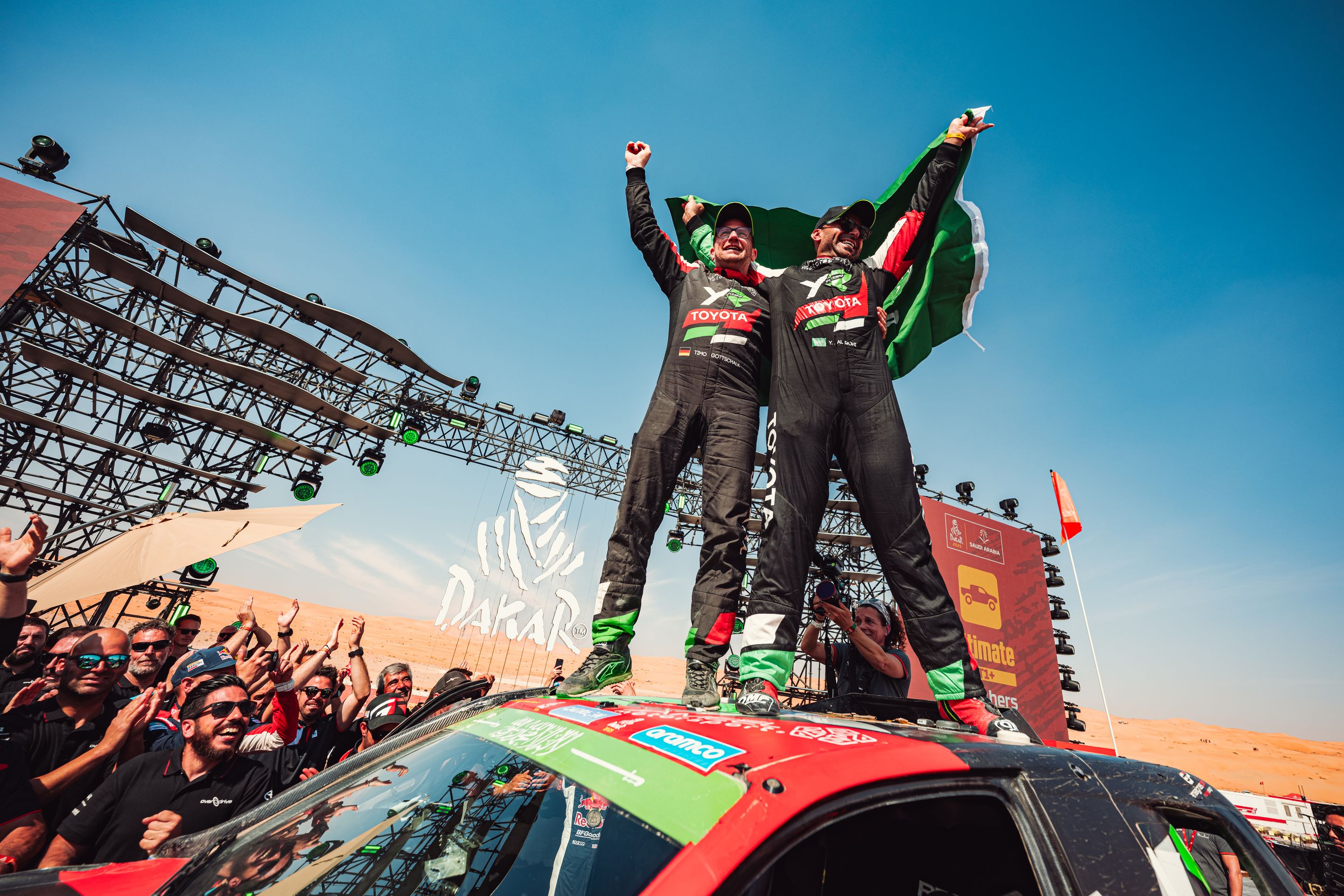 Fotografie Mariana Chytky z Rally Dakar – vítězové v kategorii automobilů Jazíd Al Rádží a Timo Gottschalk - Fotografie Mariana Chytky z Rally Dakar (9/16)