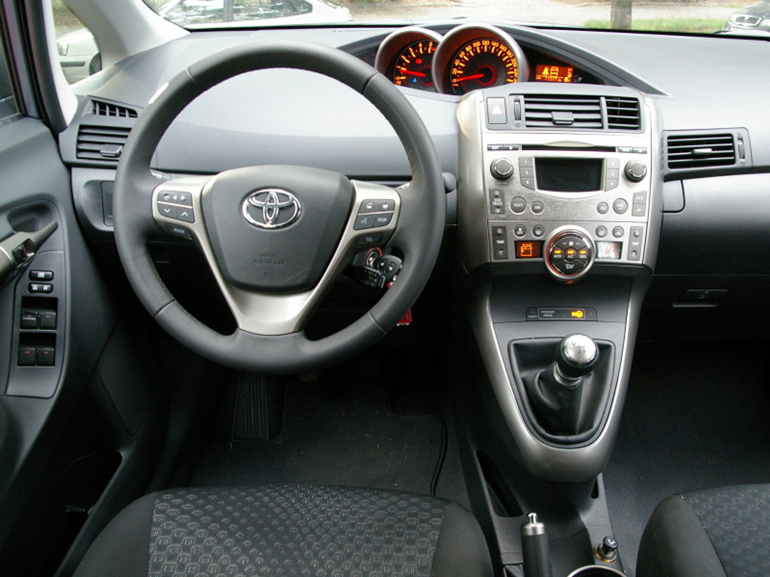 Toyota Verso-13 - GALERIE Toyota Verso (1/13)