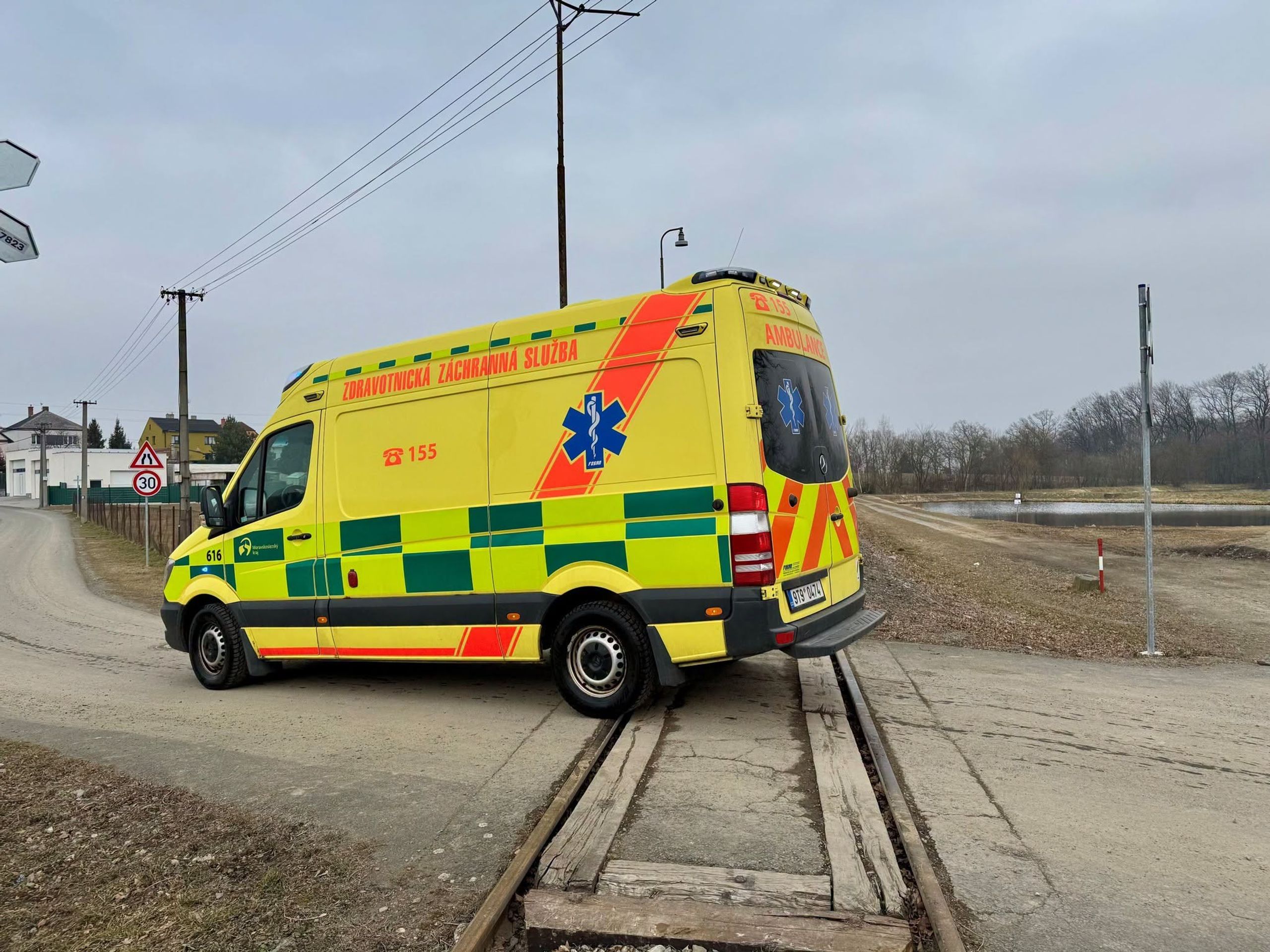 Střet vlaku s dívkou na Bruntálsku - Střet vlaku s dívkou na Bruntálsku (3/4)