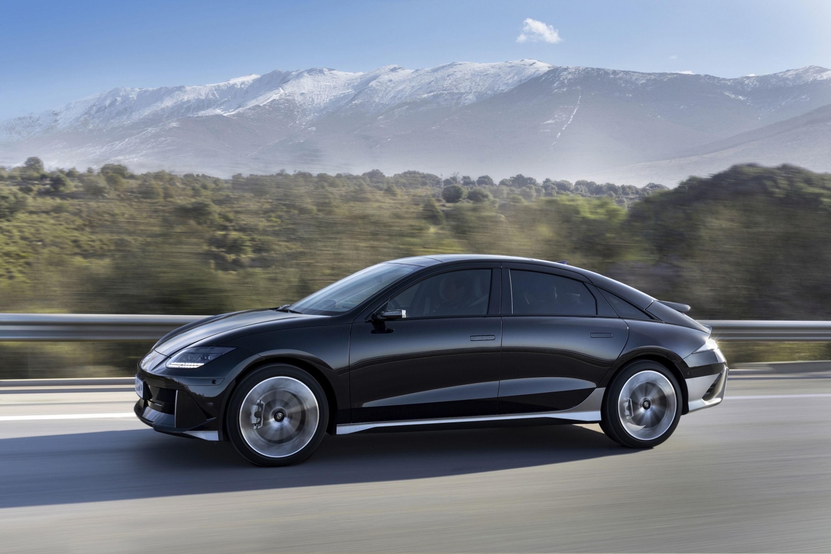 Hyundai Ioniq 6 - Světové auto roku 2023 Hyundai Ioniq 6 (9/9)