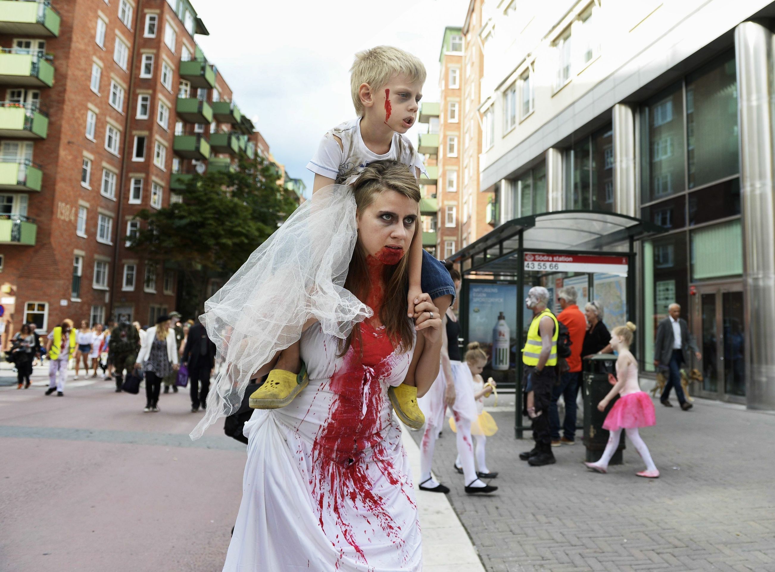 Petrohrad a Stockholm zaplavili zombíci - 1 - GALERIE: Petrohrad a Stockholm zaplavili zombíci (1/8)