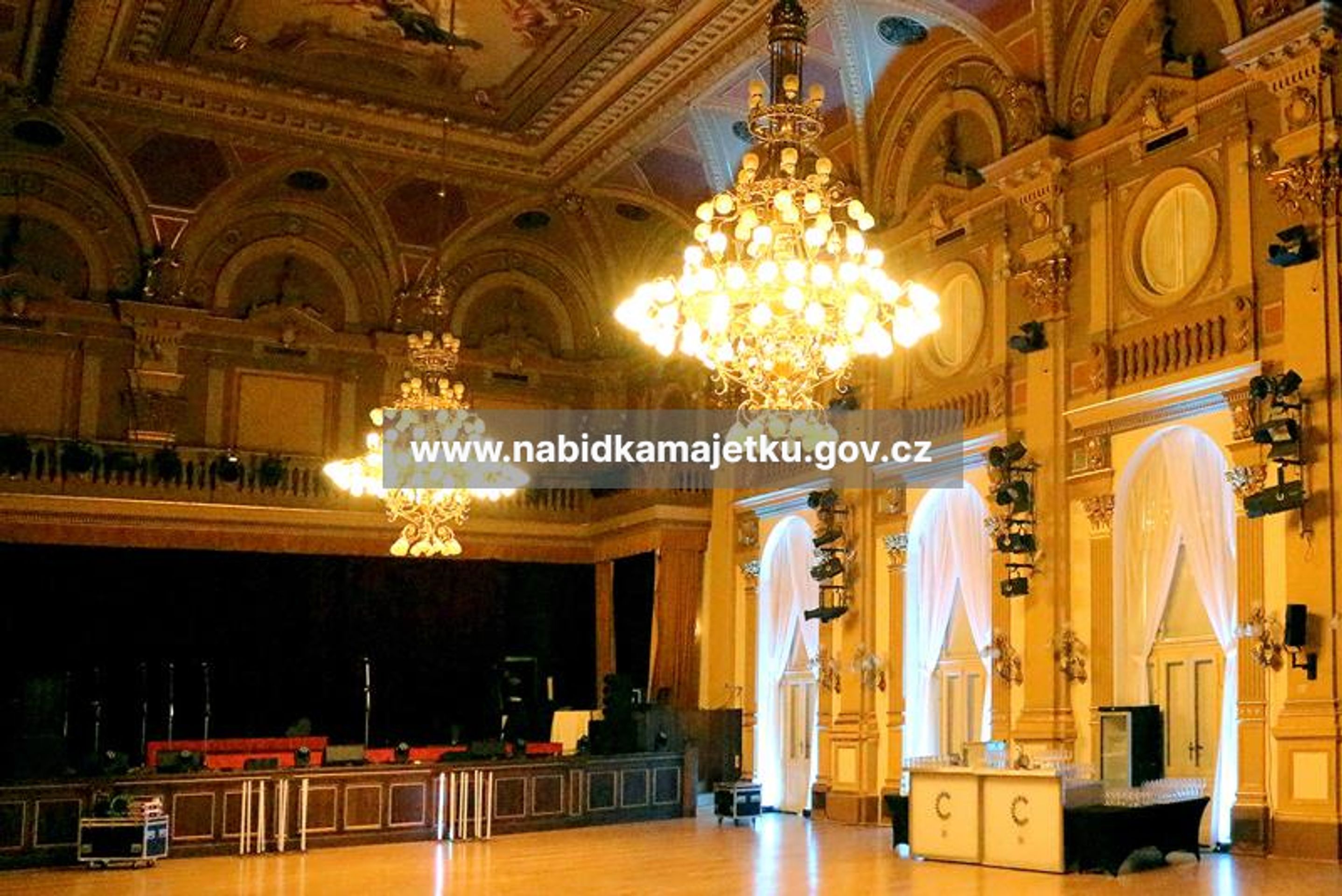 Národní dům na Vinohradech (3) - Prodej majetku (2/31)